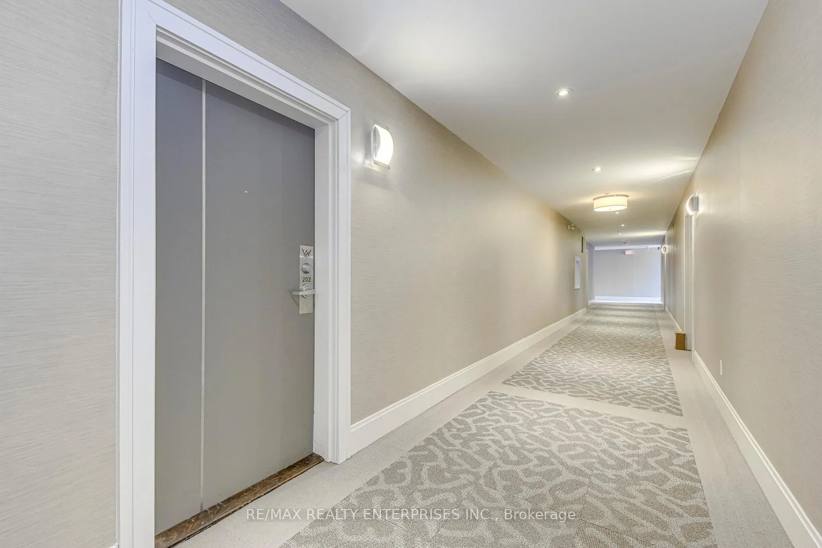 Photo 8 of Unit 202, 128 Garden Drive, Oakville, Central — HOMEH