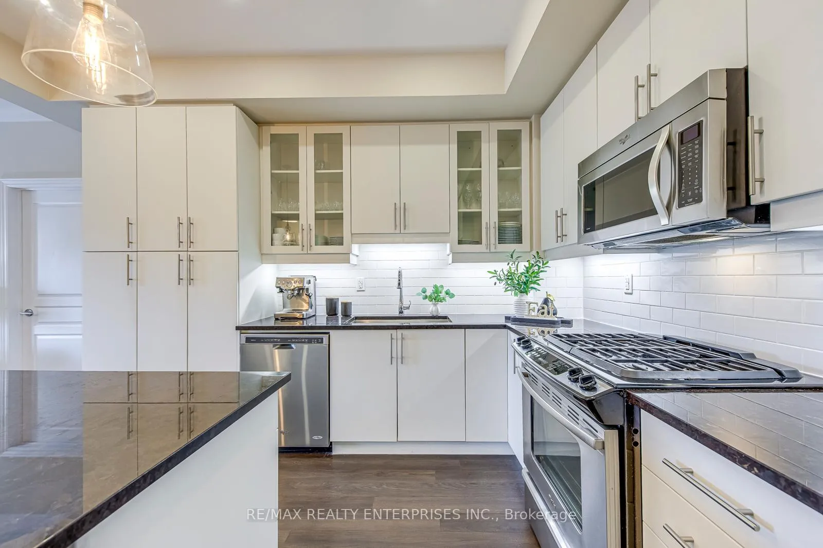Photo 13 of Unit 202, 128 Garden Drive, Oakville, Central — HOMEH
