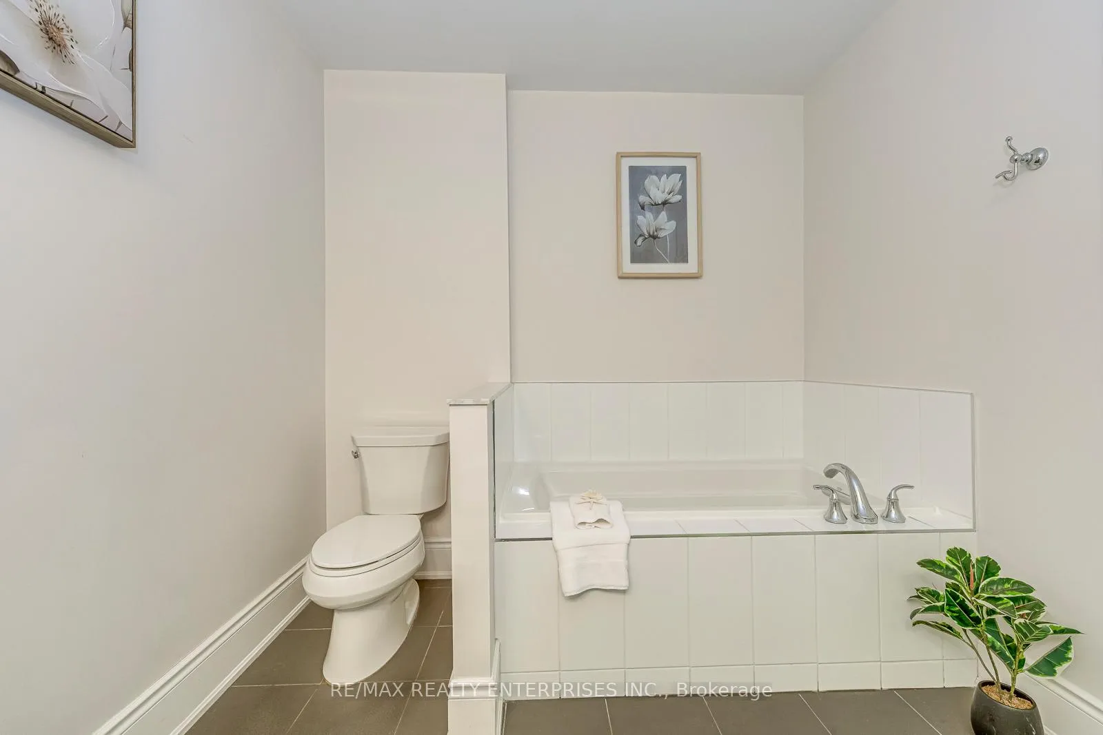 Photo 23 of Unit 202, 128 Garden Drive, Oakville, Central — HOMEH