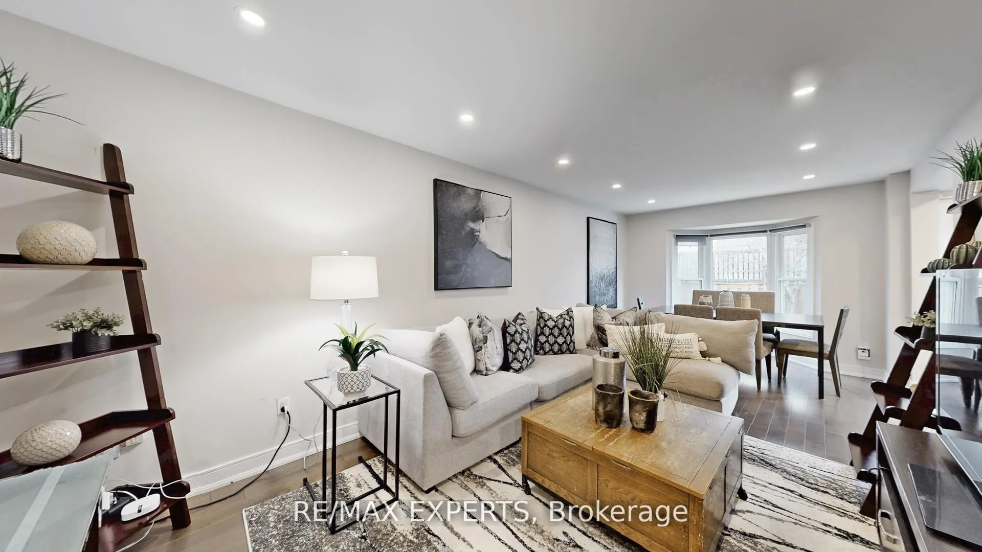 Photo 2 of 562 Tara Hill Circle, Aurora, Aurora Village — HOMEH
