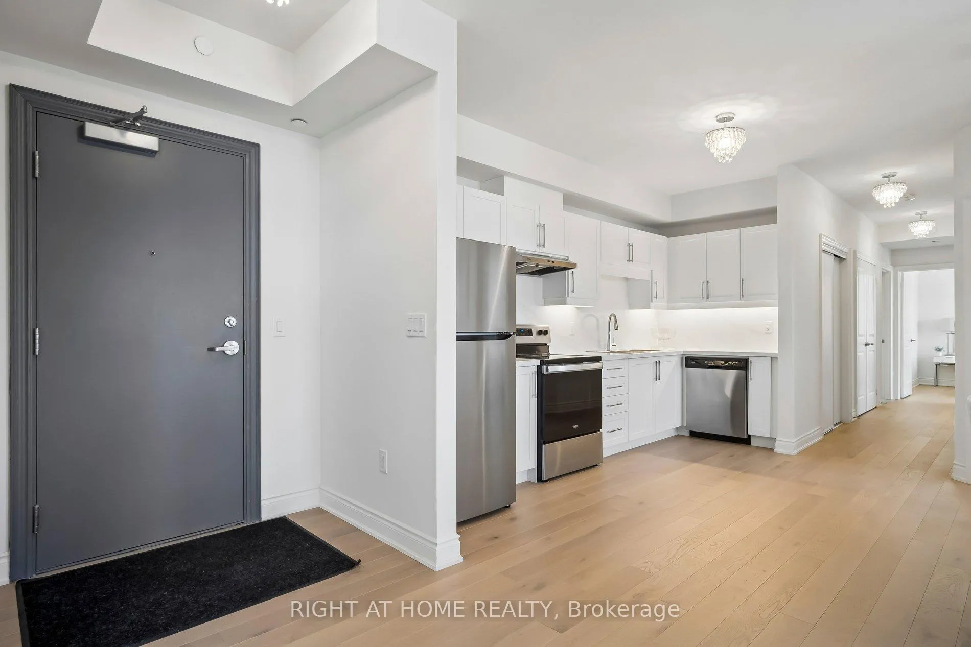 Photo 2 of Unit 406, 110 Grew Boulevard, Georgina, Sutton & Jackson's Point — HOMEH