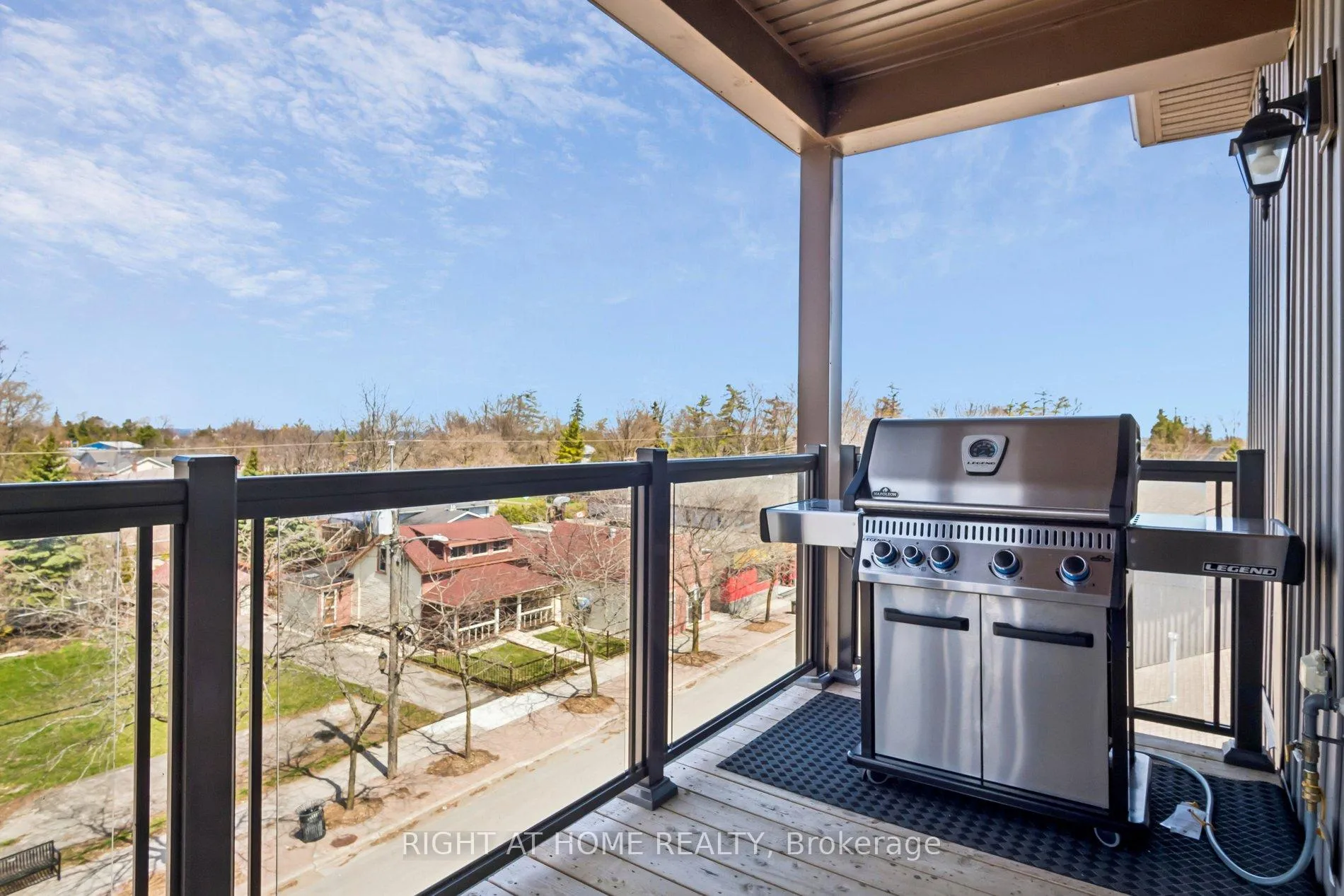 Photo 5 of Unit 406, 110 Grew Boulevard, Georgina, Sutton & Jackson's Point — HOMEH