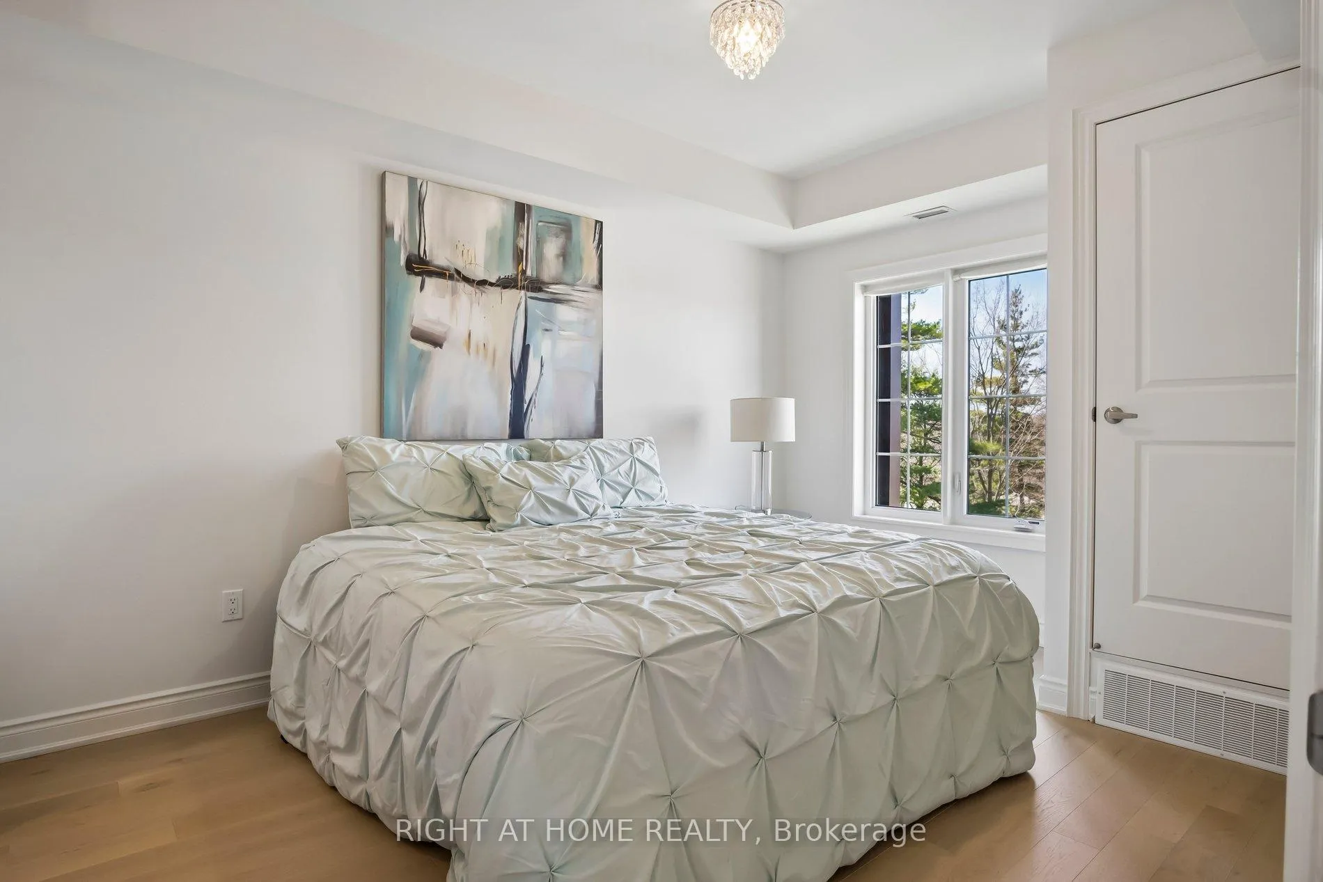 Photo 11 of Unit 406, 110 Grew Boulevard, Georgina, Sutton & Jackson's Point — HOMEH