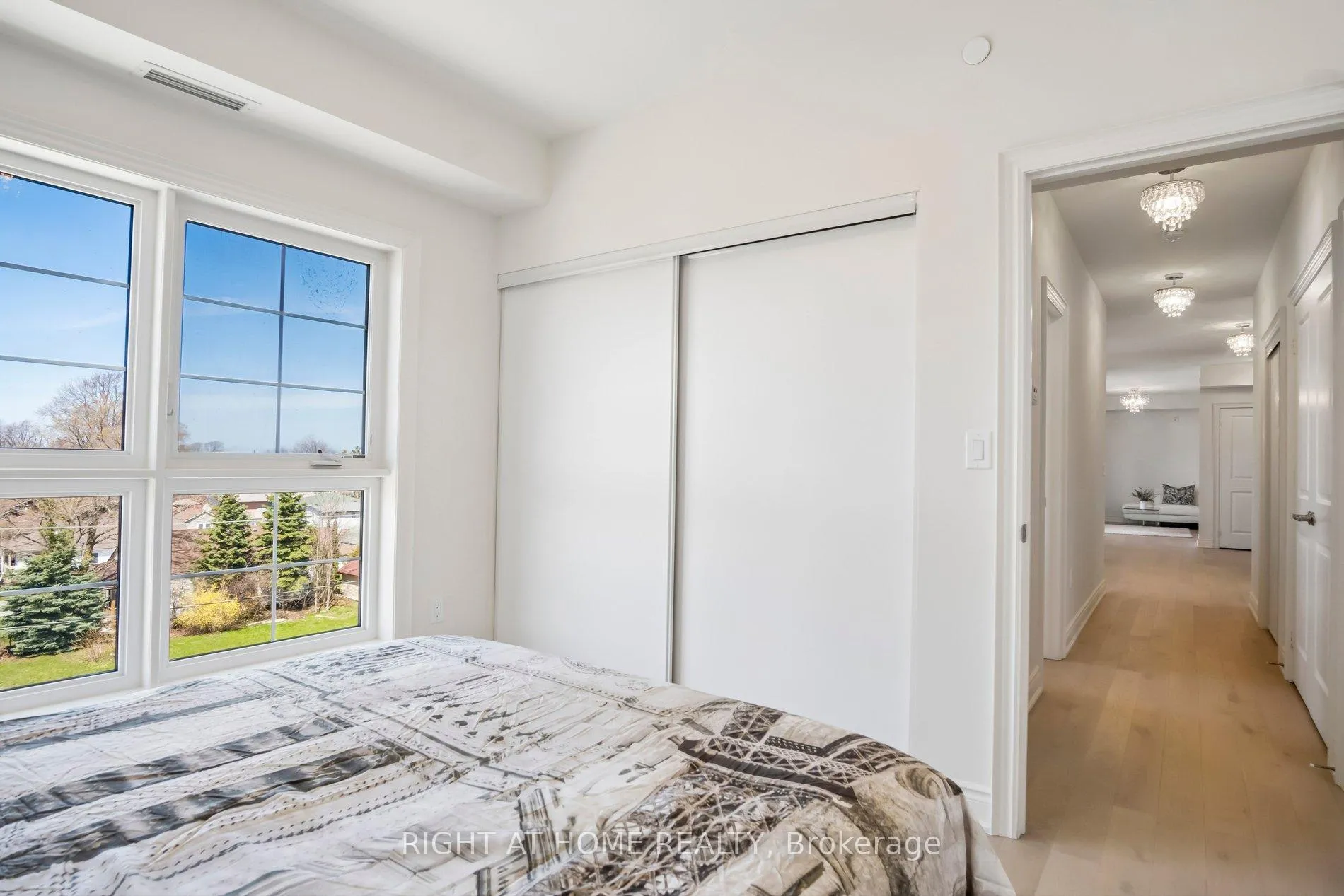 Photo 17 of Unit 406, 110 Grew Boulevard, Georgina, Sutton & Jackson's Point — HOMEH