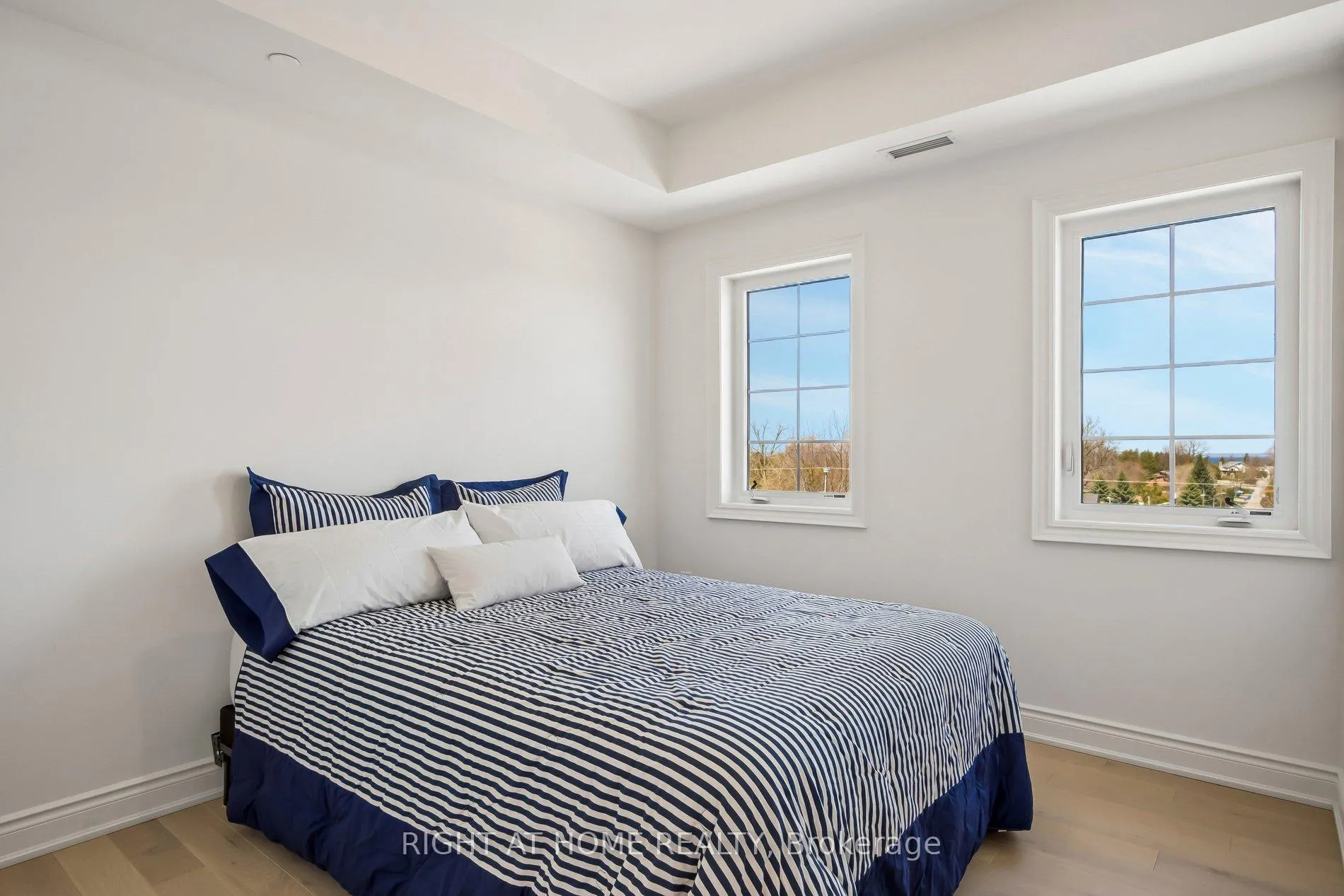 Photo 20 of Unit 406, 110 Grew Boulevard, Georgina, Sutton & Jackson's Point — HOMEH