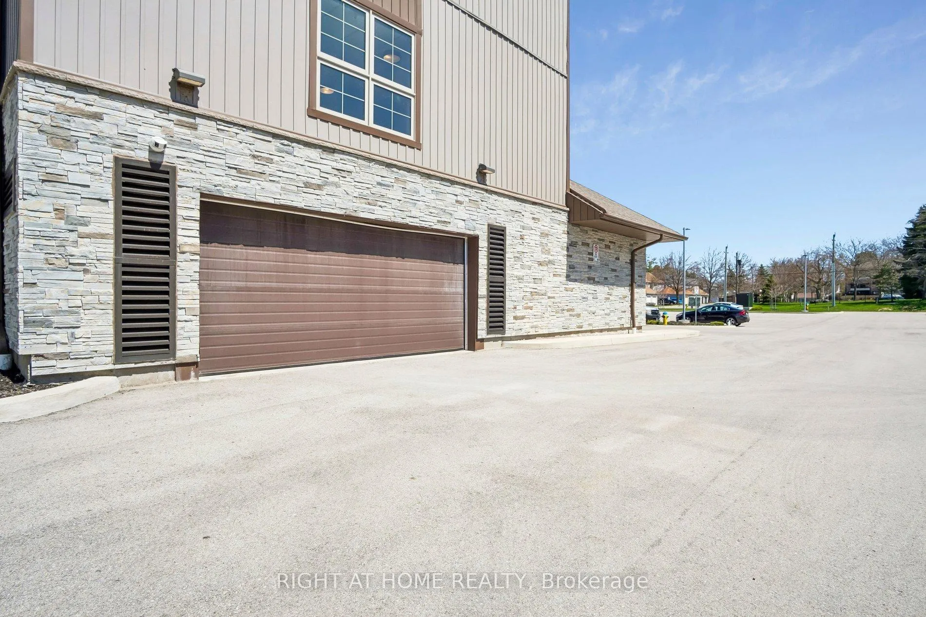 Photo 22 of Unit 406, 110 Grew Boulevard, Georgina, Sutton & Jackson's Point — HOMEH