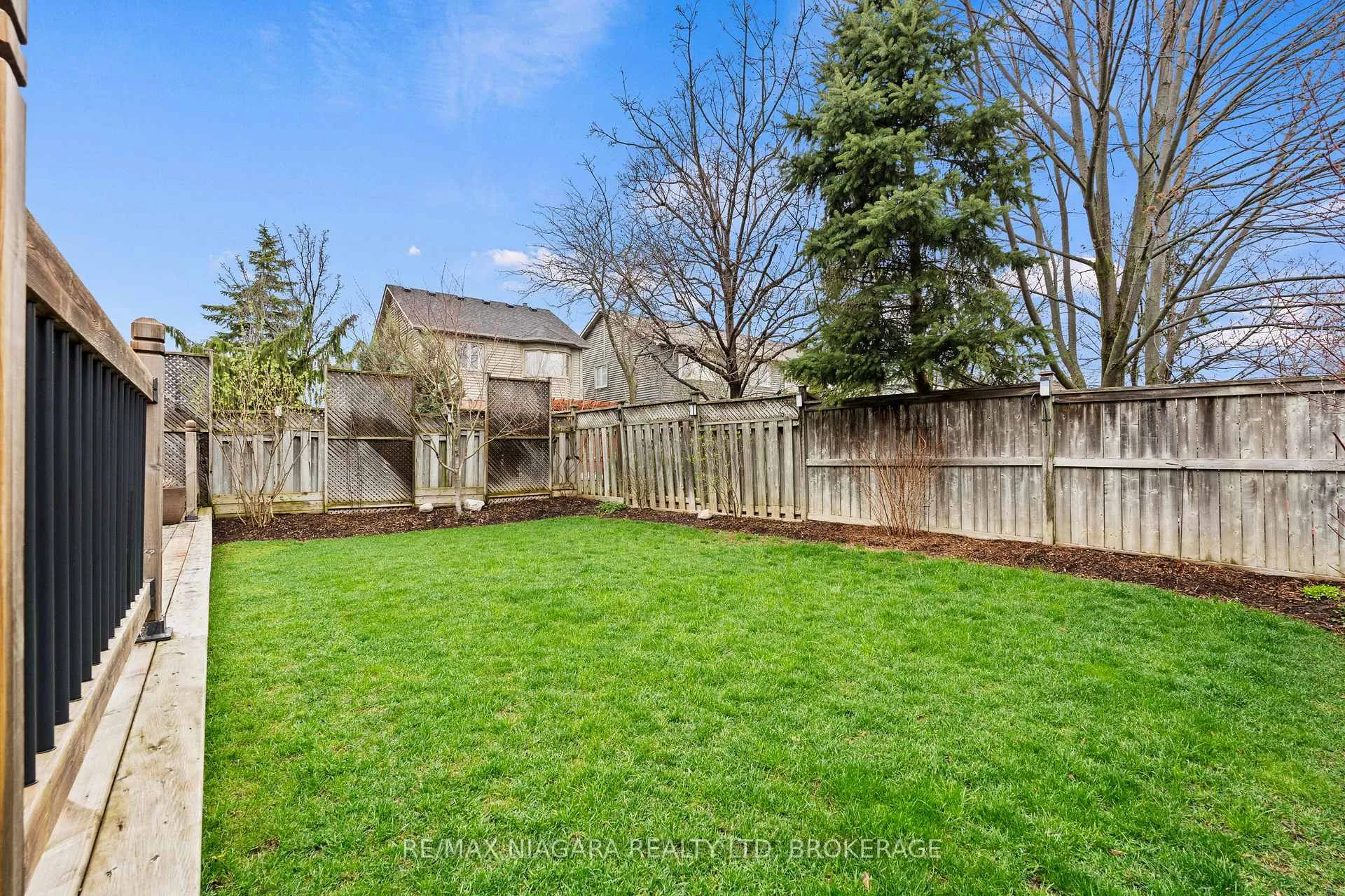 Photo 5 of 5640 Wells Place, Mississauga, Central Erin Mills — HOMEH