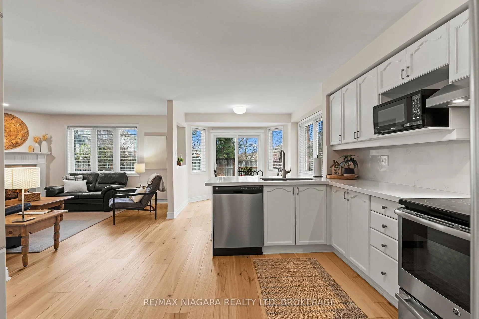 Photo 9 of 5640 Wells Place, Mississauga, Central Erin Mills — HOMEH