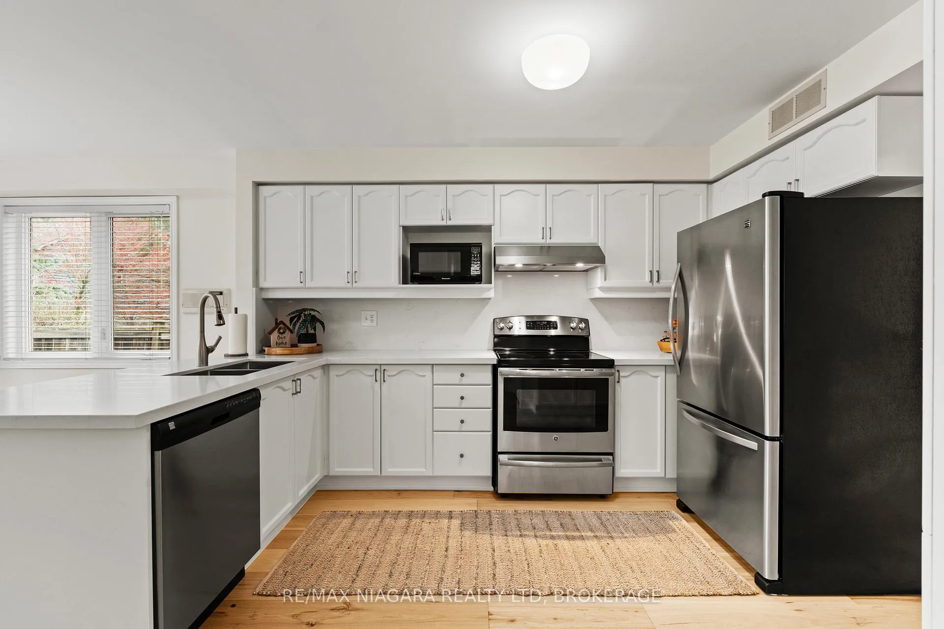 Photo 16 of 5640 Wells Place, Mississauga, Central Erin Mills — HOMEH