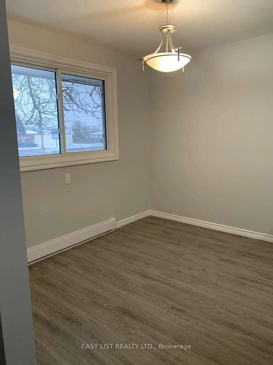 Photo 4 of 10 Gilbert Street, Belleville, Belleville Ward — HOMEH