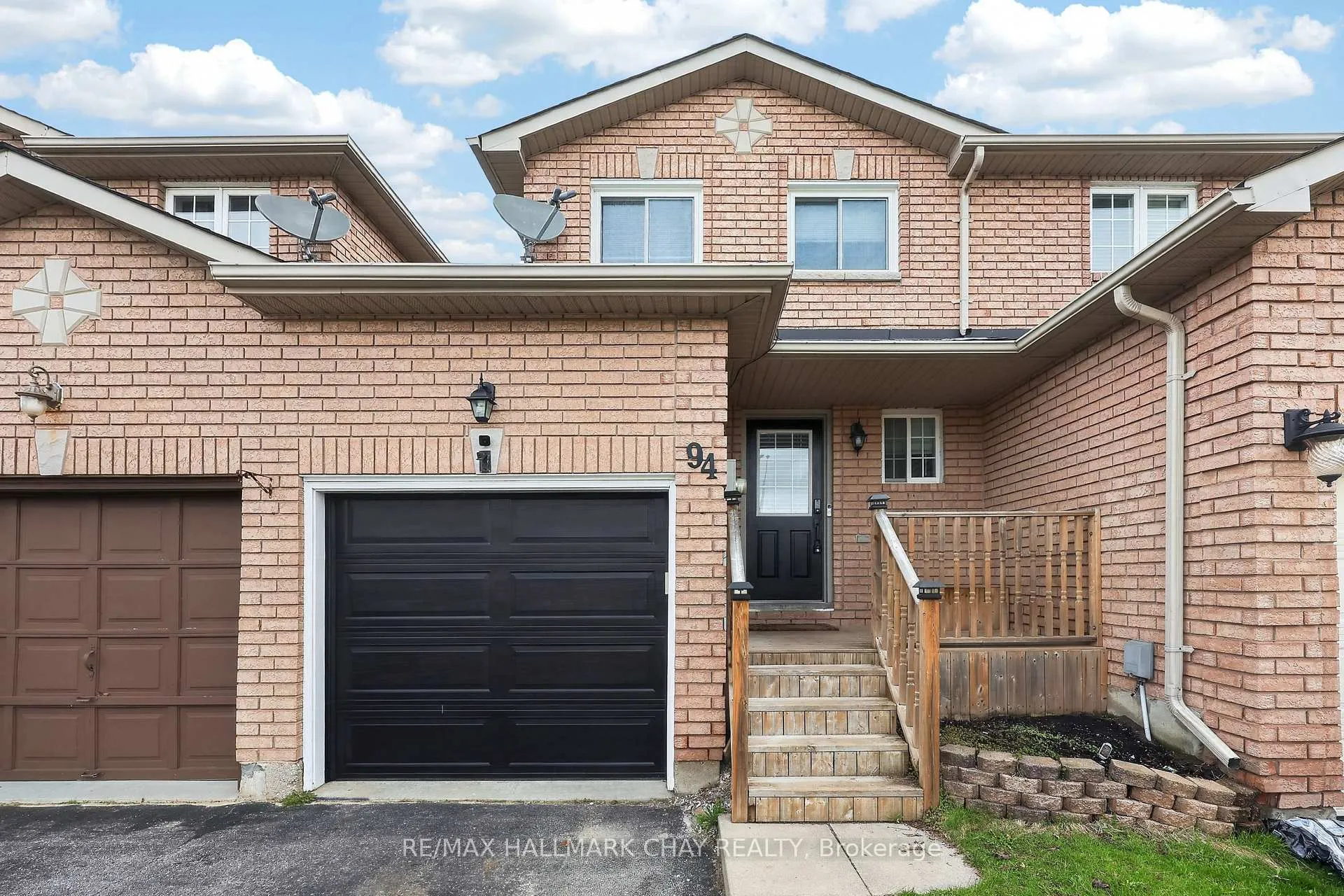Photo 1 of 94 Lee Crescent, Barrie, Holly — HOMEH
