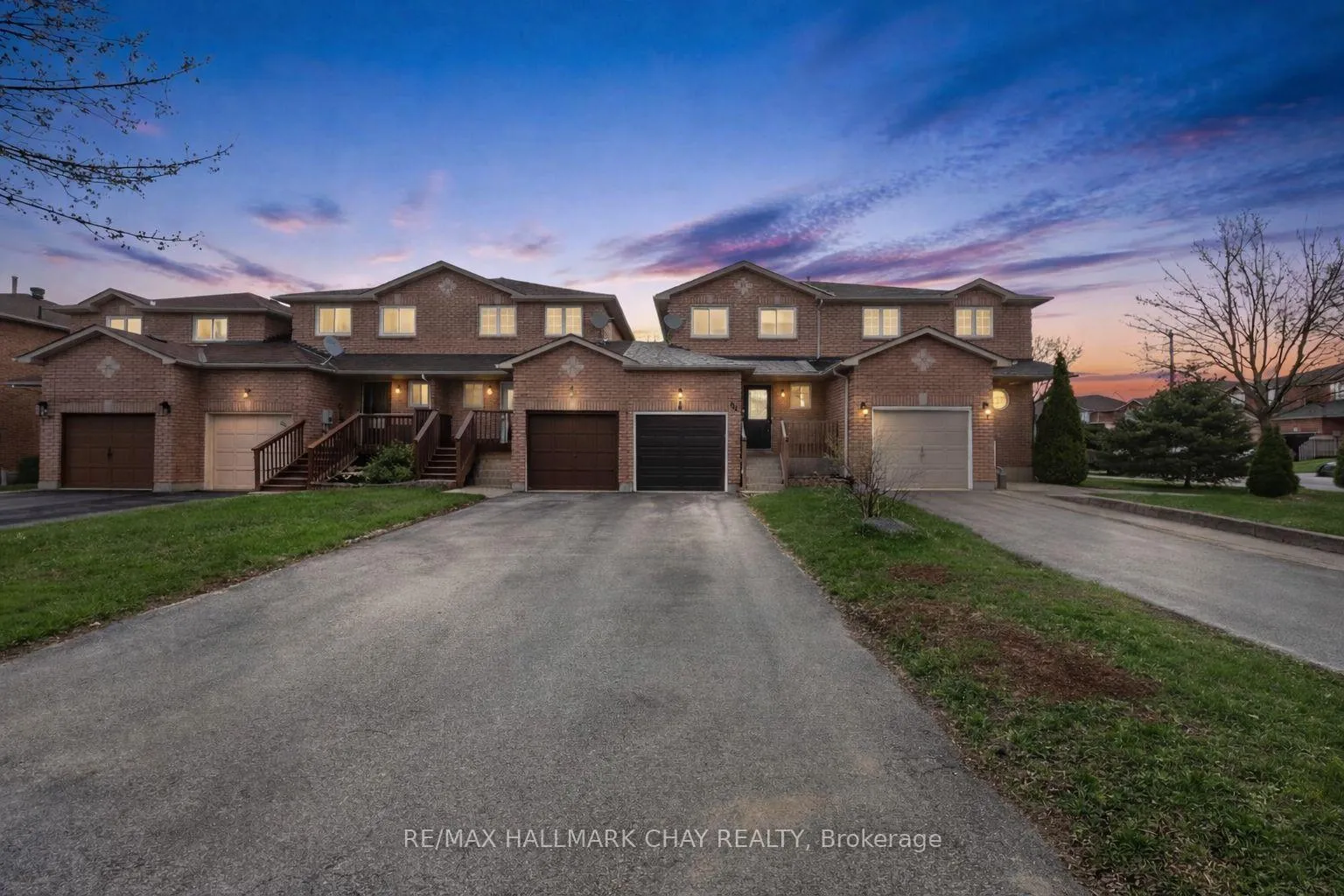 Photo 2 of 94 Lee Crescent, Barrie, Holly — HOMEH