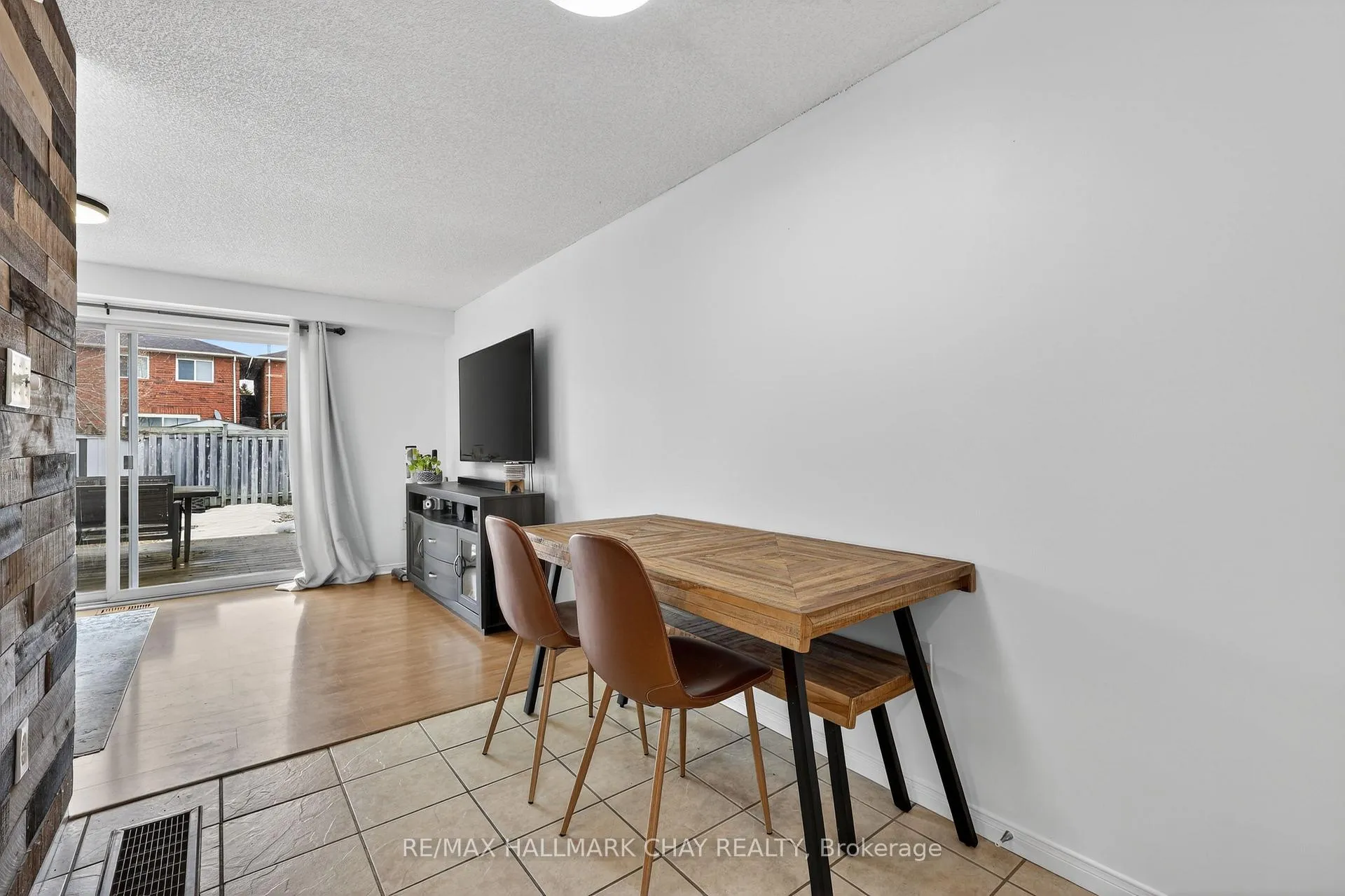 Photo 7 of 94 Lee Crescent, Barrie, Holly — HOMEH