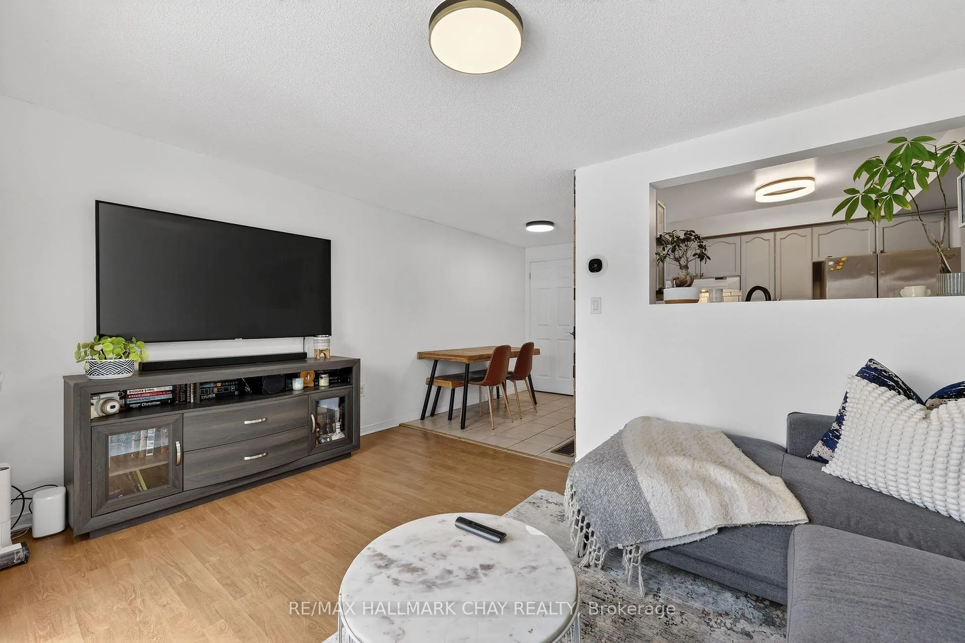 Photo 9 of 94 Lee Crescent, Barrie, Holly — HOMEH