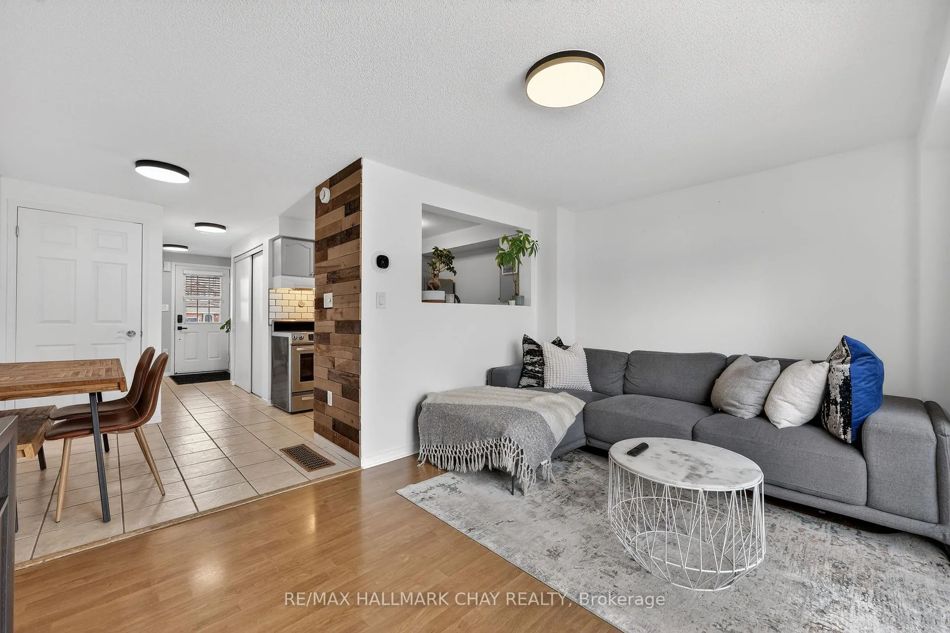 Photo 10 of 94 Lee Crescent, Barrie, Holly — HOMEH