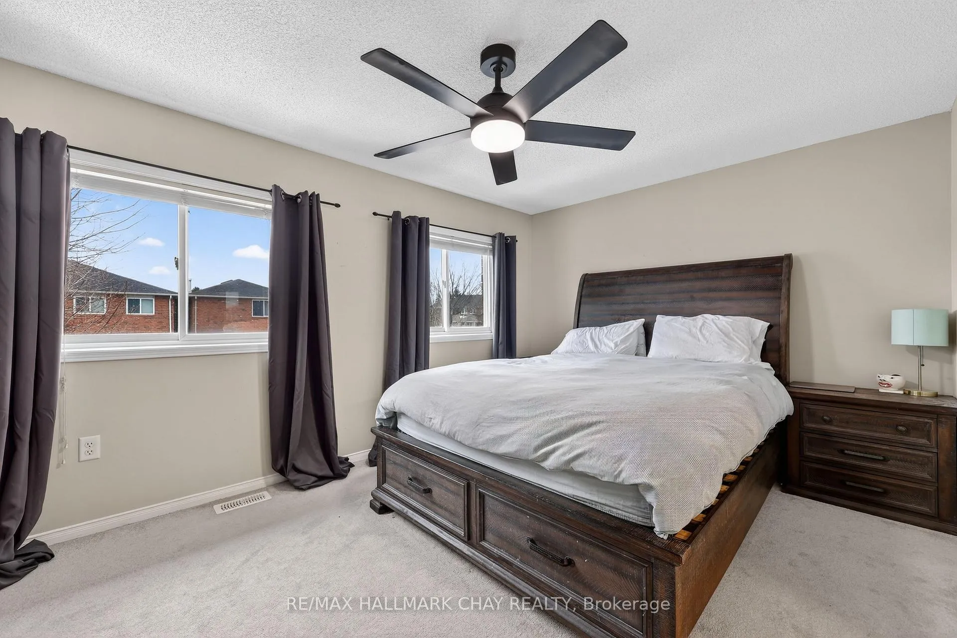 Photo 11 of 94 Lee Crescent, Barrie, Holly — HOMEH