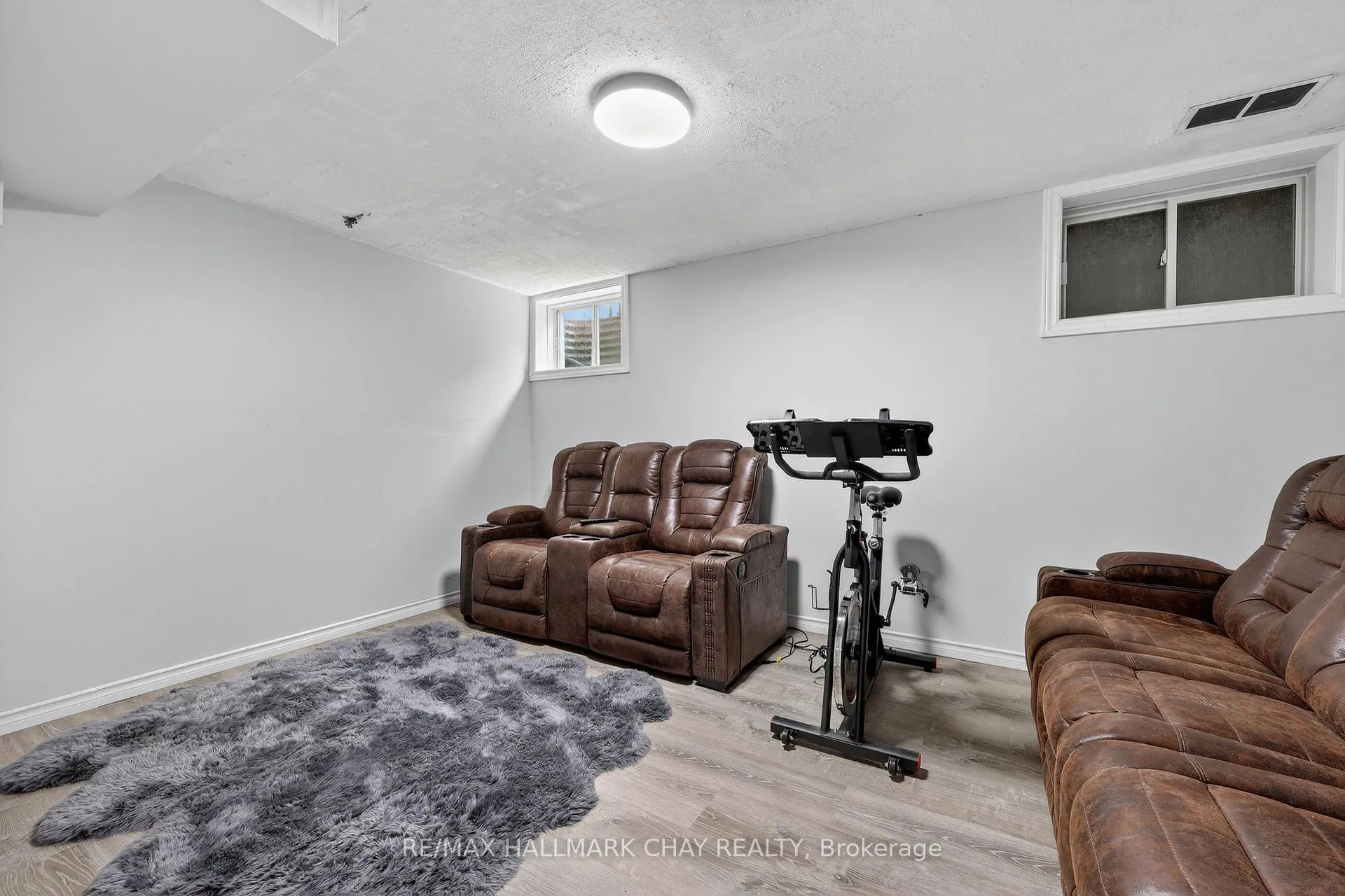 Photo 16 of 94 Lee Crescent, Barrie, Holly — HOMEH