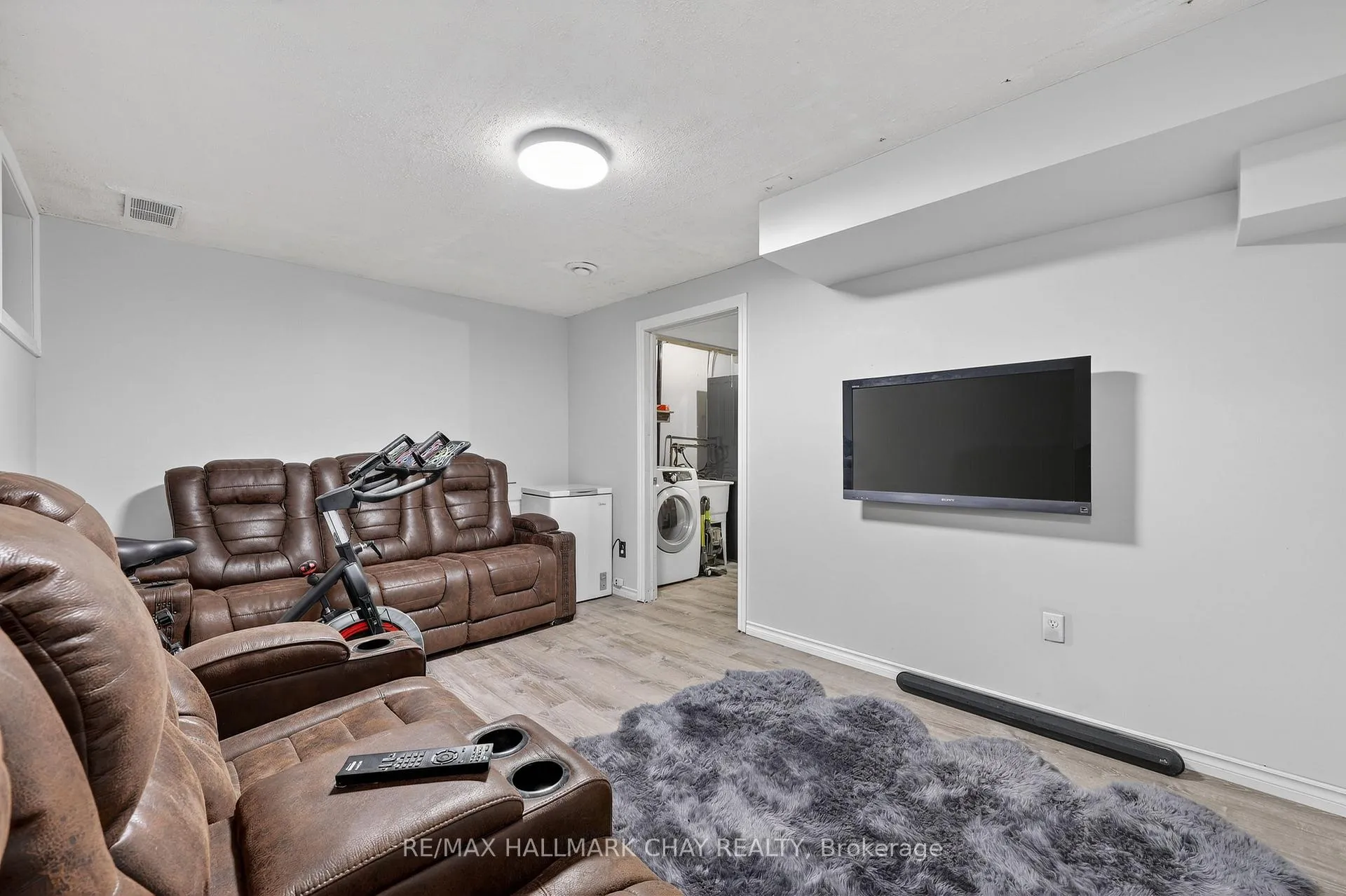 Photo 17 of 94 Lee Crescent, Barrie, Holly — HOMEH