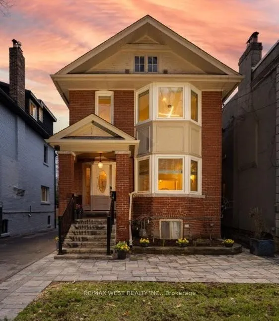 Front of 311 St Clair Avenue E