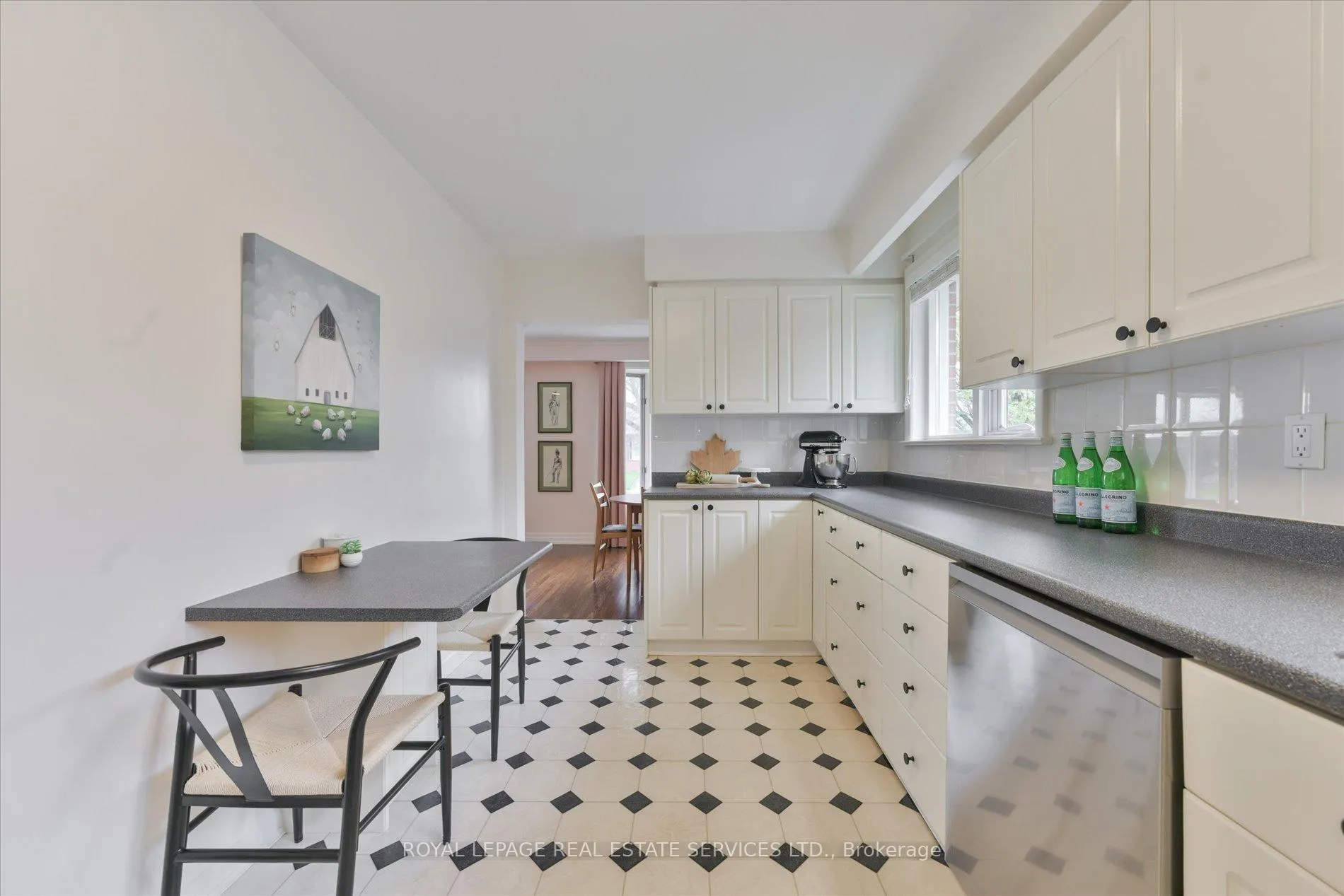 Photo 14 of 68 Renault Crescent, Etobicoke, Humber Heights — HOMEH
