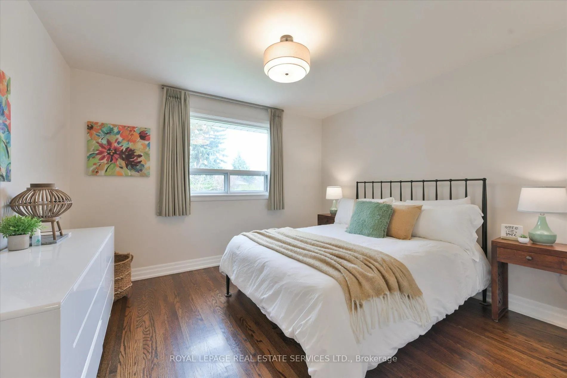 Photo 17 of 68 Renault Crescent, Etobicoke, Humber Heights — HOMEH