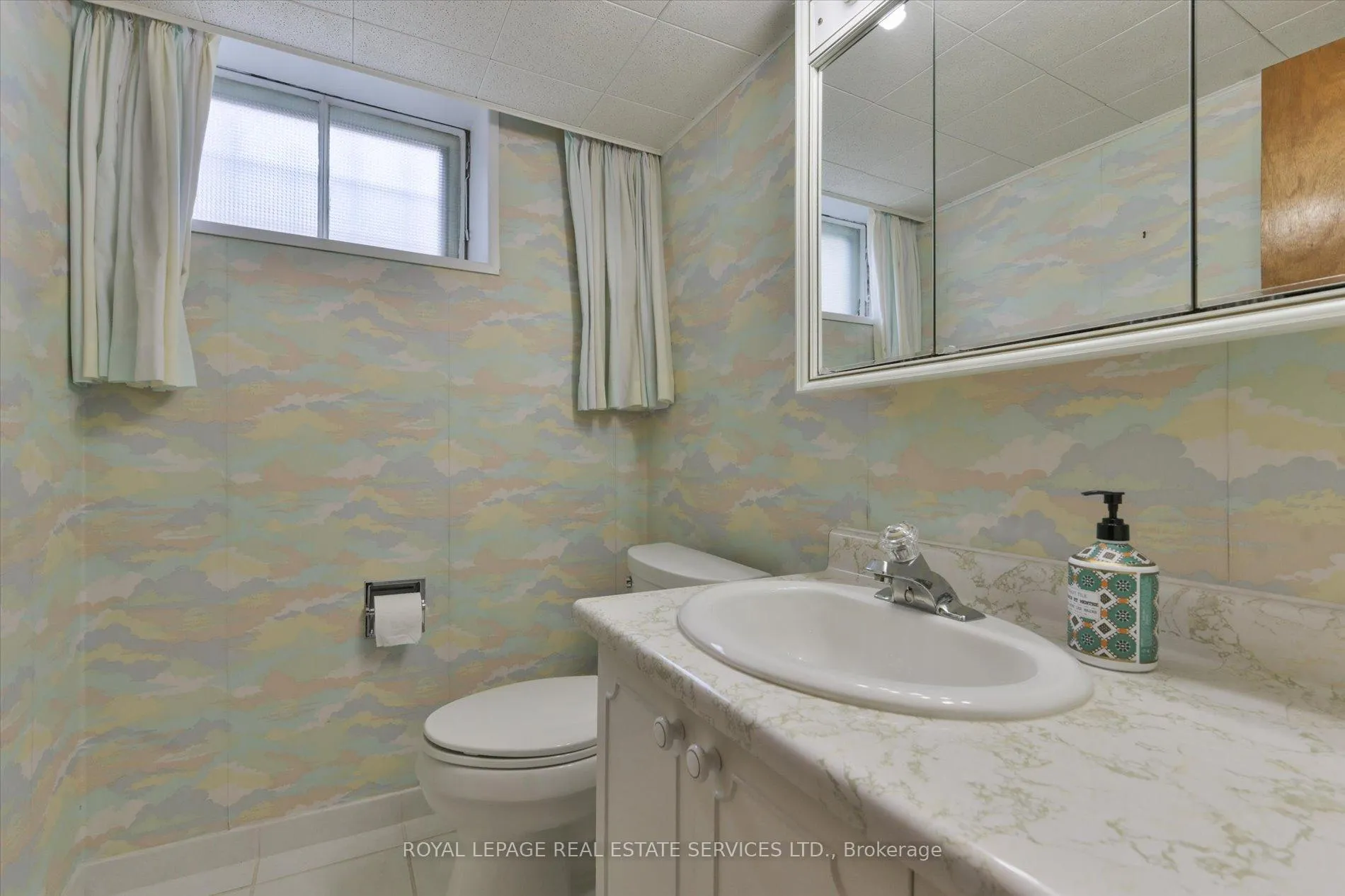 Photo 29 of 68 Renault Crescent, Etobicoke, Humber Heights — HOMEH