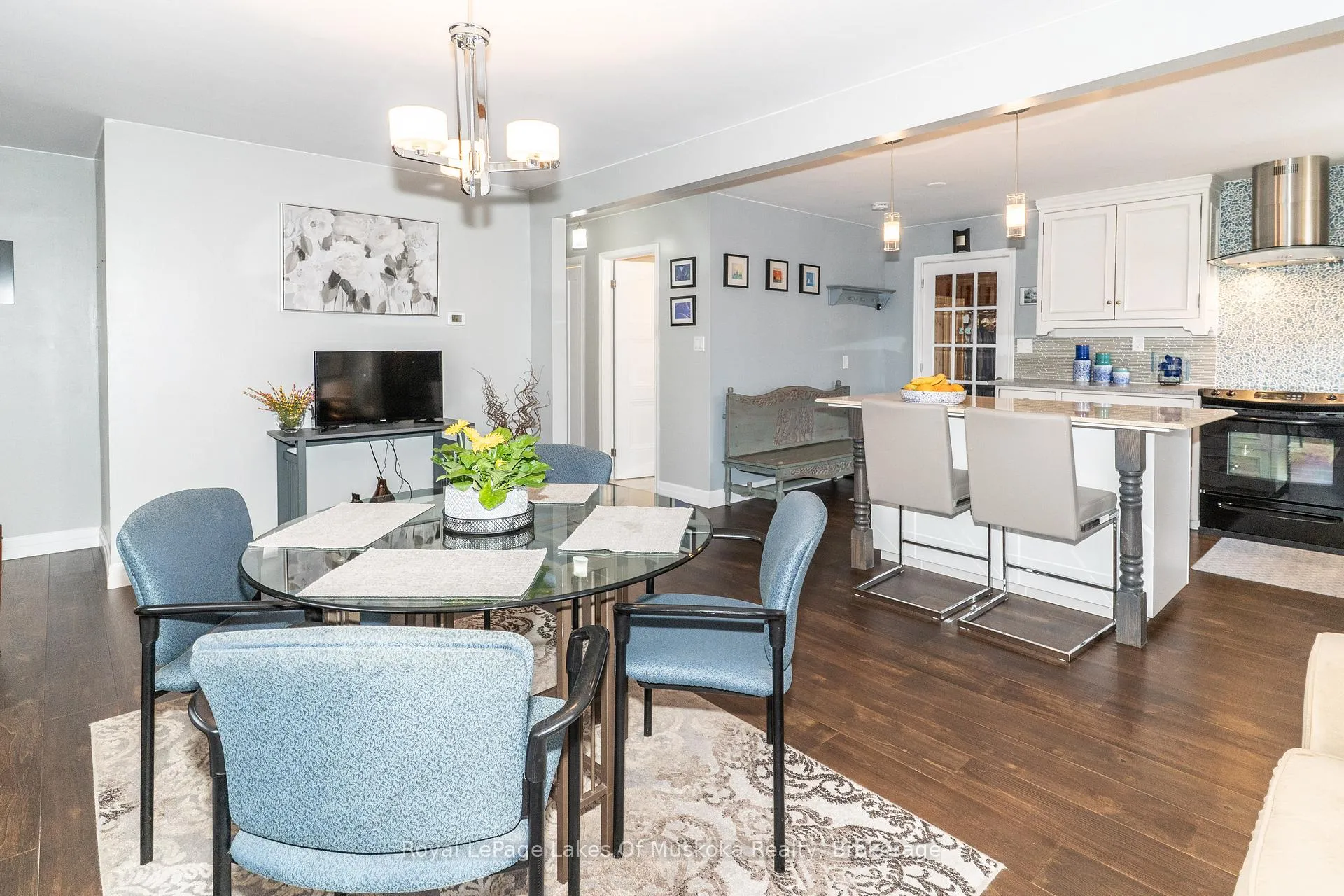 Photo 5 of 295 Bishop Street, Gravenhurst, Muskoka (S) — HOMEH