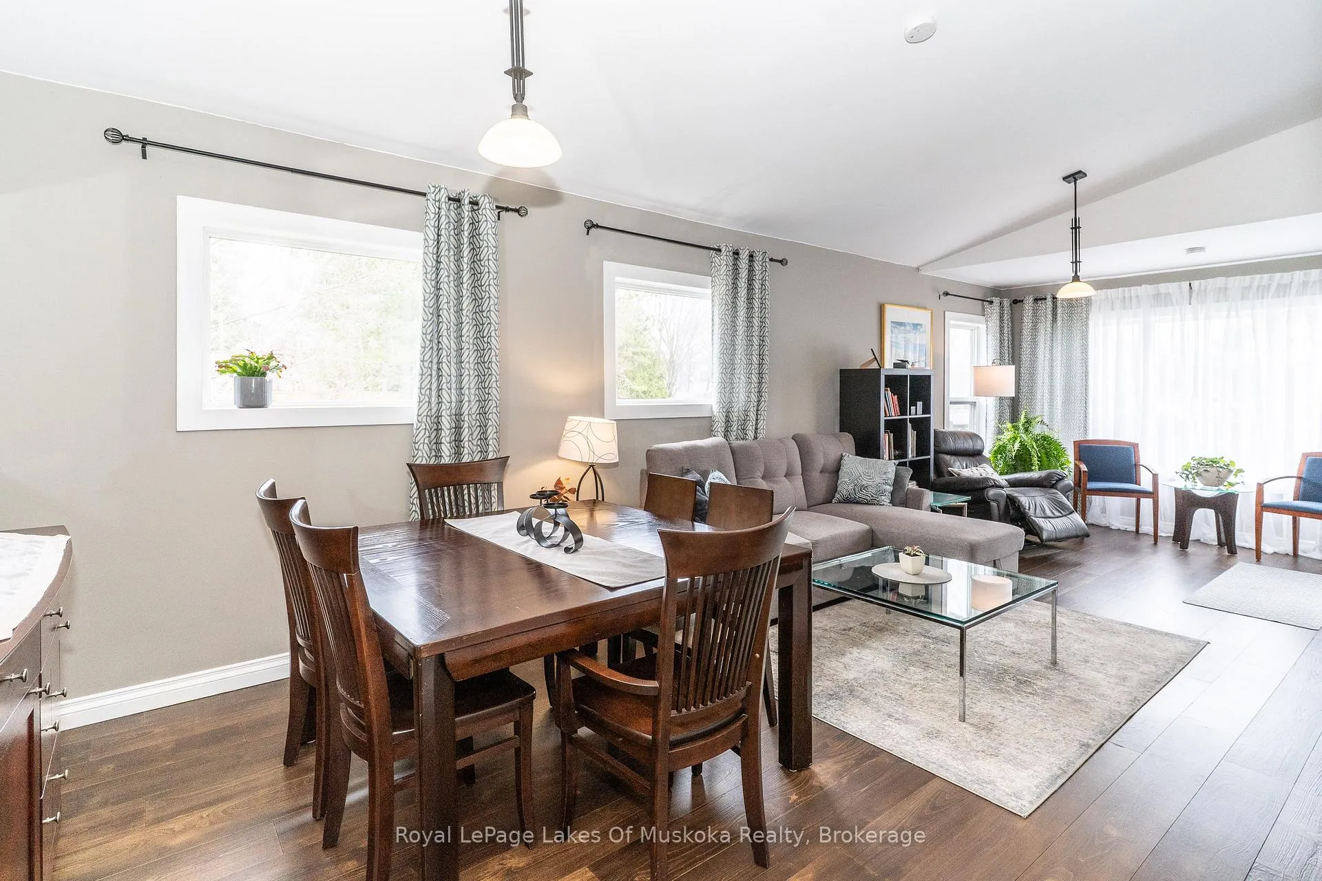 Photo 8 of 295 Bishop Street, Gravenhurst, Muskoka (S) — HOMEH