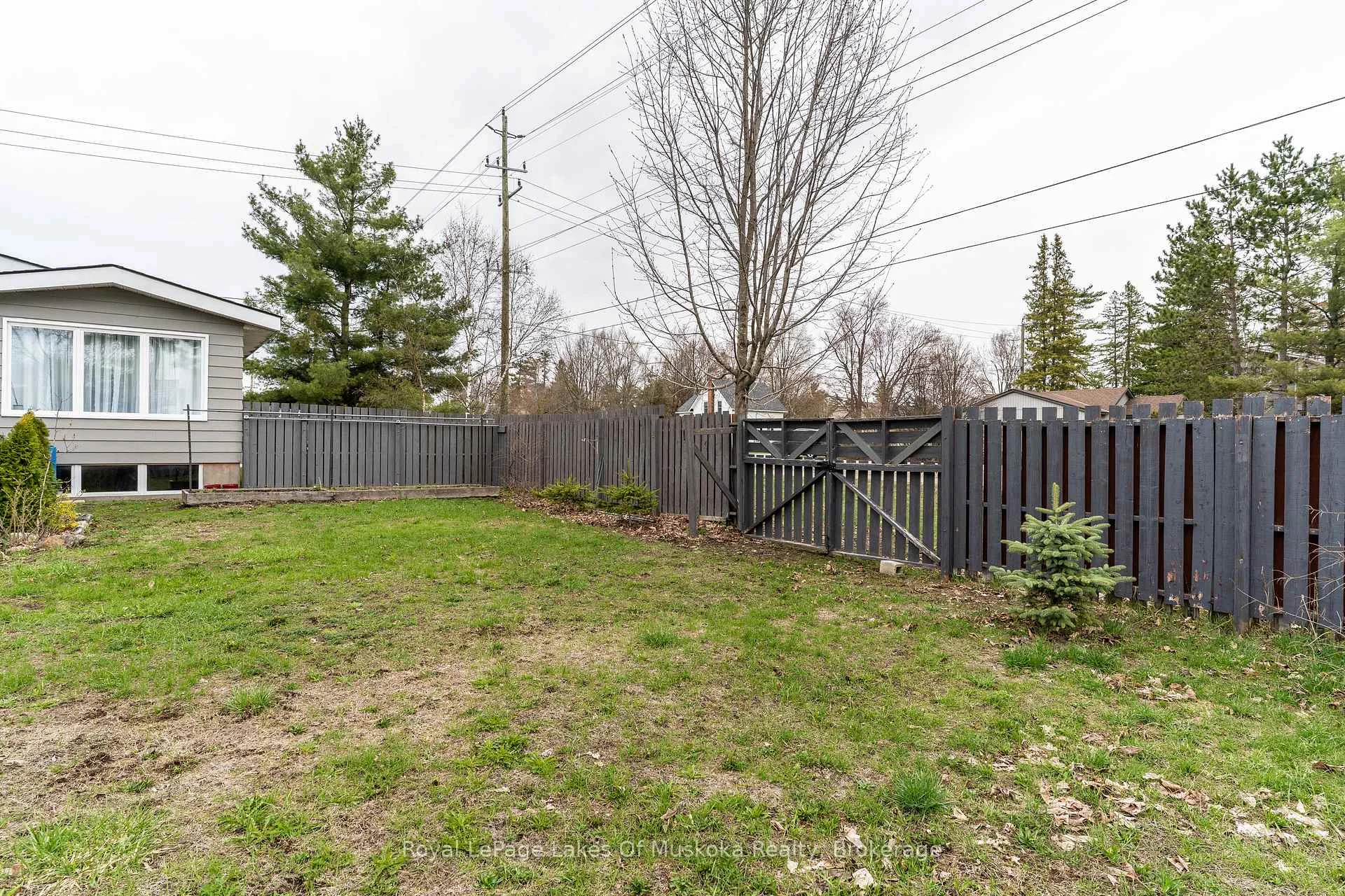 Photo 46 of 295 Bishop Street, Gravenhurst, Muskoka (S) — HOMEH