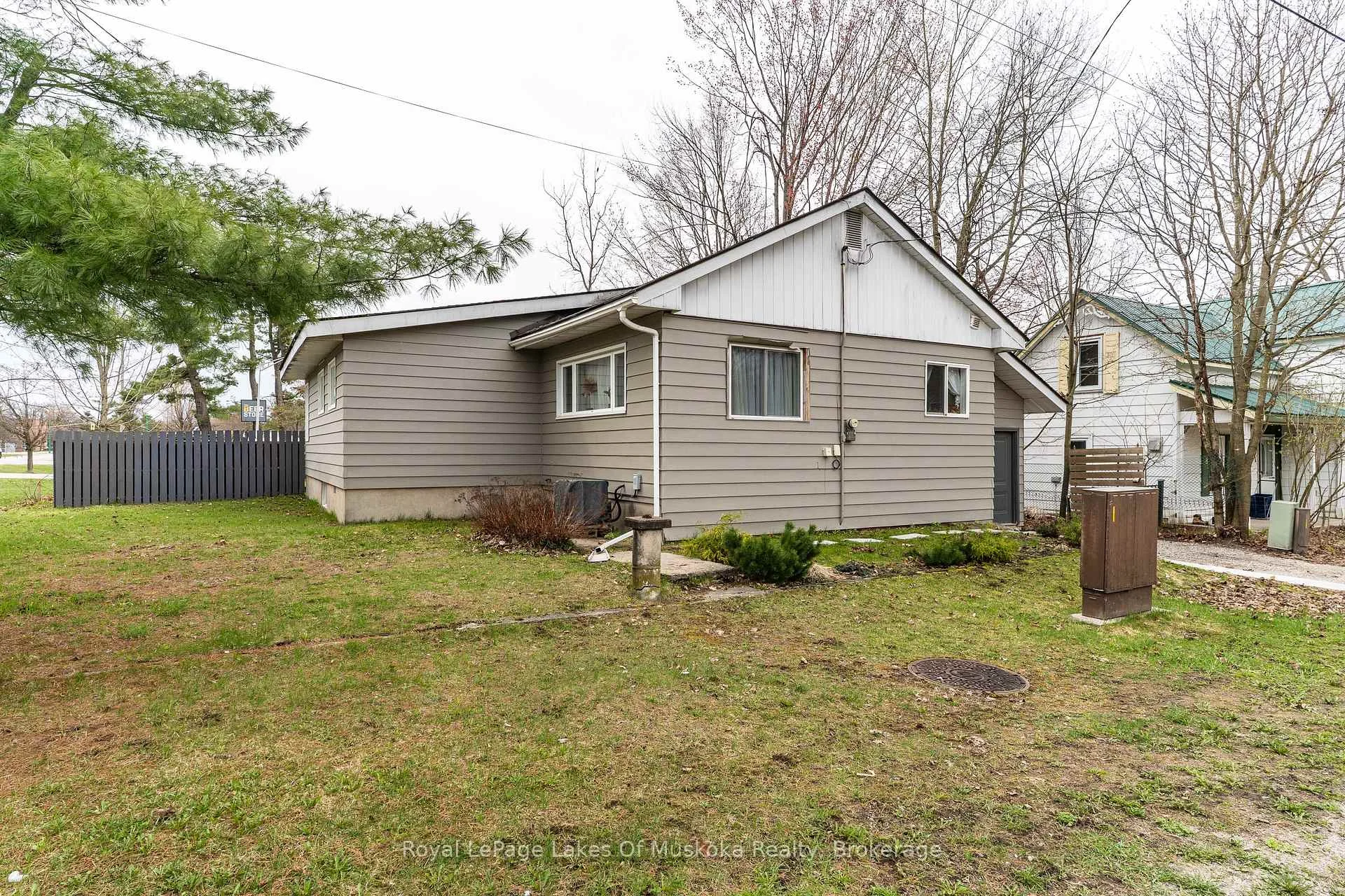 Photo 47 of 295 Bishop Street, Gravenhurst, Muskoka (S) — HOMEH