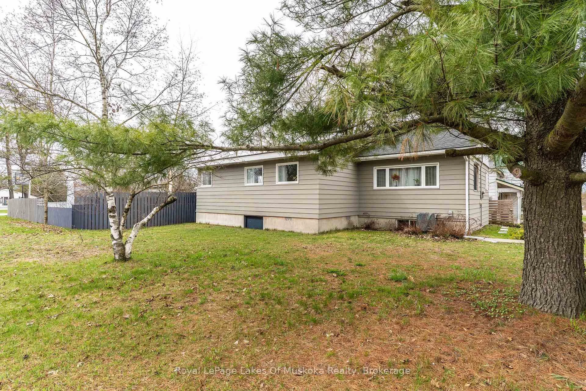Photo 50 of 295 Bishop Street, Gravenhurst, Muskoka (S) — HOMEH