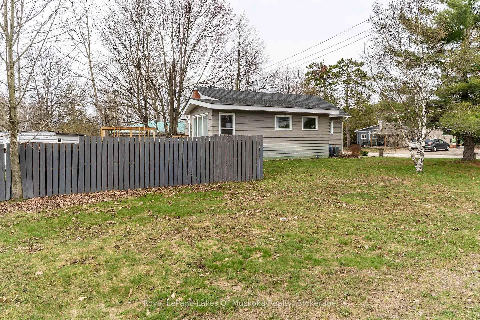 Photo 51 of 295 Bishop Street, Gravenhurst, Muskoka (S) — HOMEH