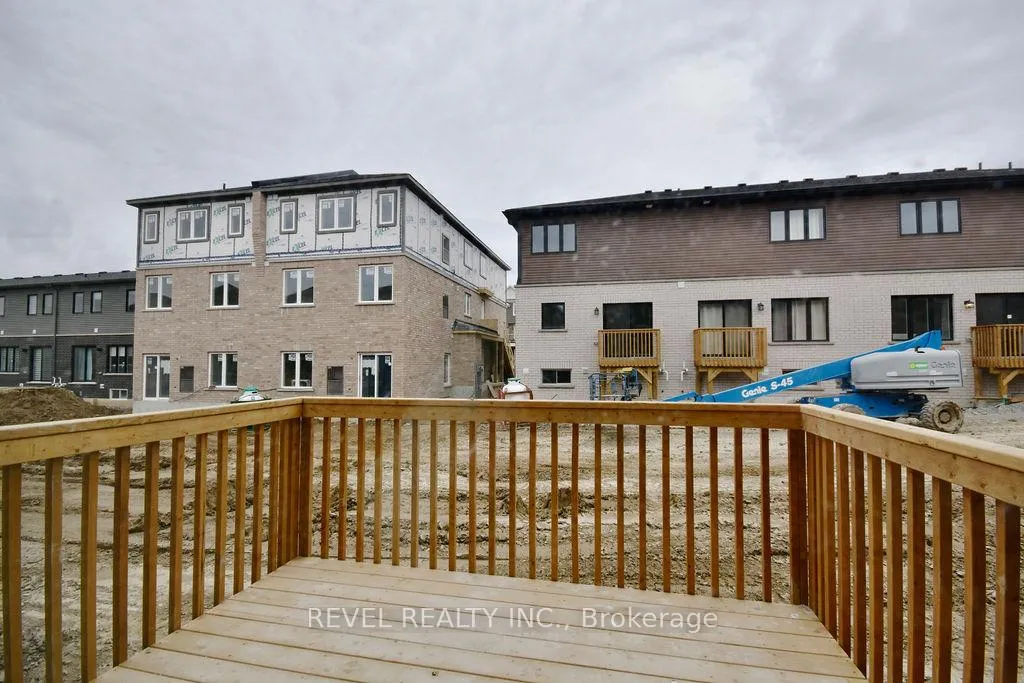 Photo 9 of 44 Barnyard Trail, Barrie, Rural Barrie Southeast — HOMEH