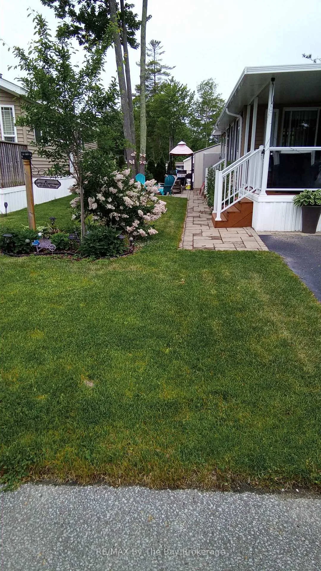 Photo 23 of 10 White Pines Trail, Wasaga Beach — HOMEH