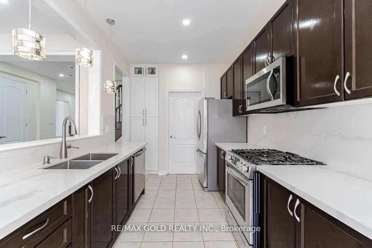Photo 7 of 31 Troyer Street, Brampton, Northwest Brampton — HOMEH