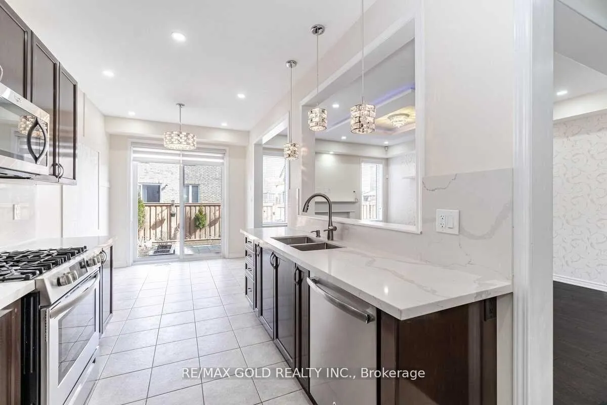 Photo 8 of 31 Troyer Street, Brampton, Northwest Brampton — HOMEH