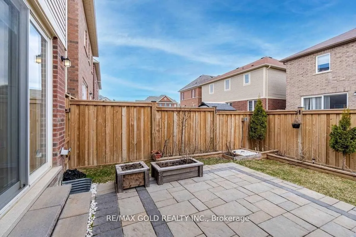 Photo 21 of 31 Troyer Street, Brampton, Northwest Brampton — HOMEH