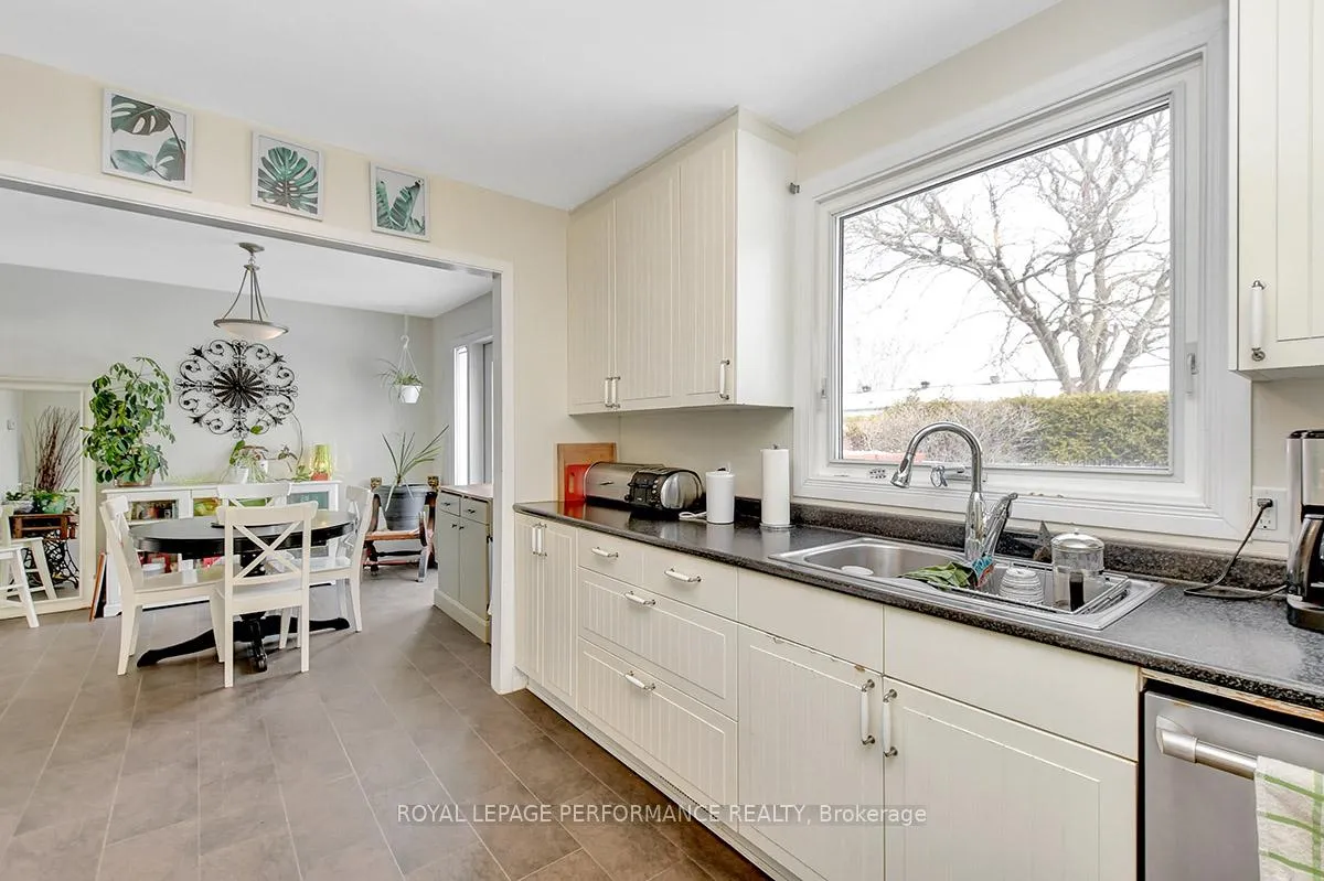 Photo 11 of 122 Post Road, Ottawa, Kanata - Glencairn/Hazeldean — HOMEH