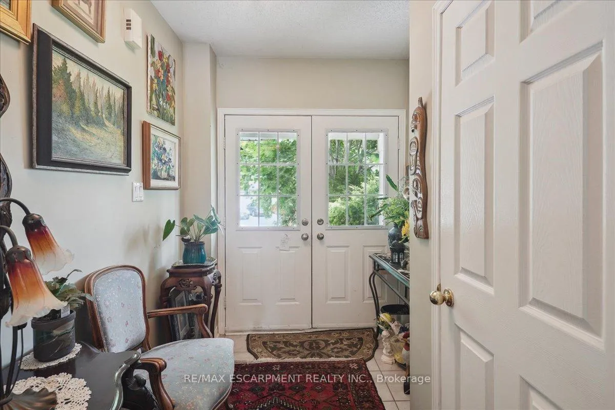 Photo 3 of 5224 Thornburn Drive, Burlington, Uptown — HOMEH