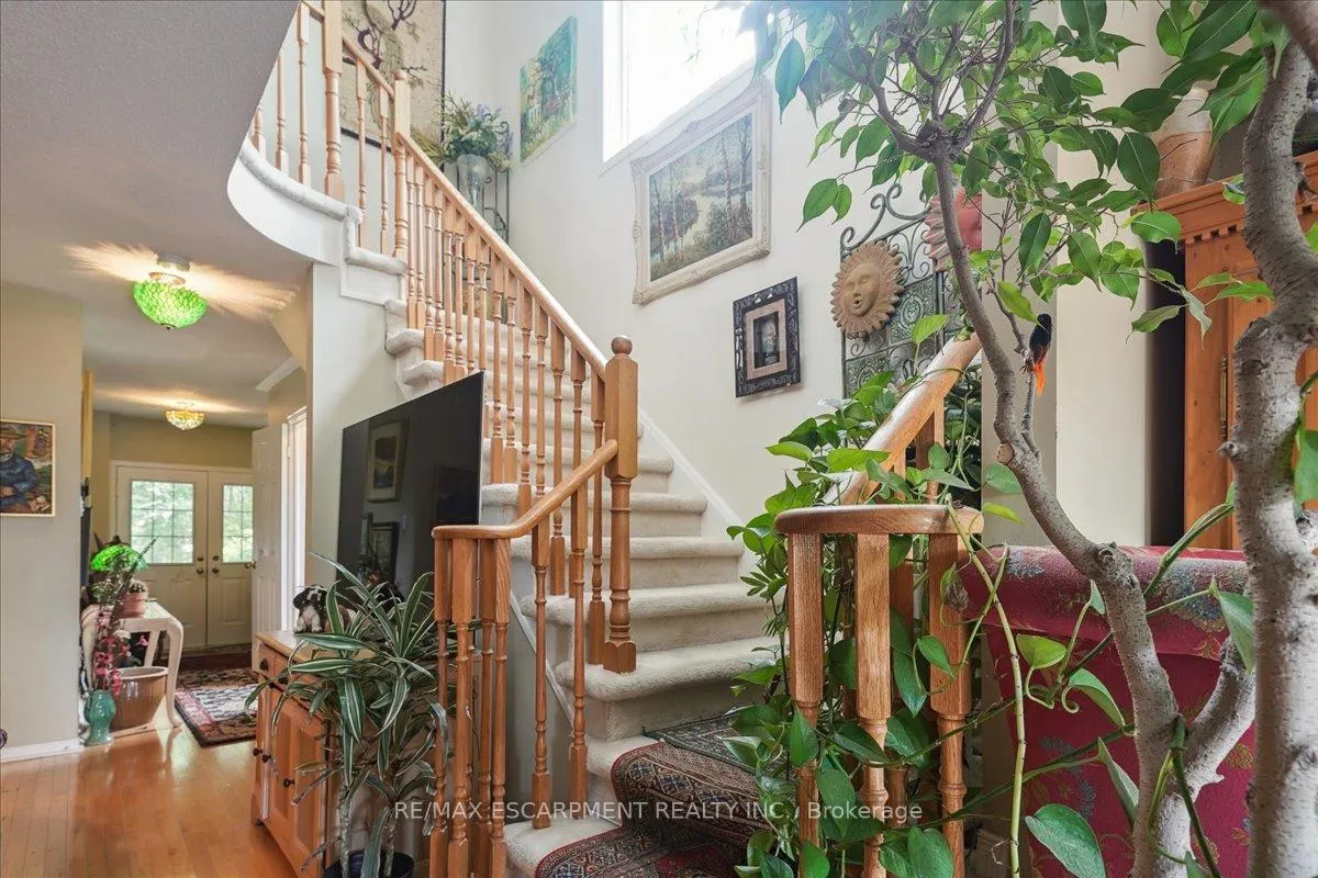 Photo 5 of 5224 Thornburn Drive, Burlington, Uptown — HOMEH