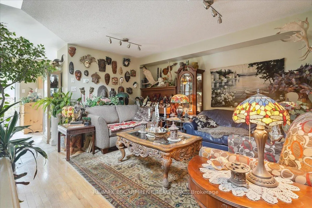 Photo 6 of 5224 Thornburn Drive, Burlington, Uptown — HOMEH