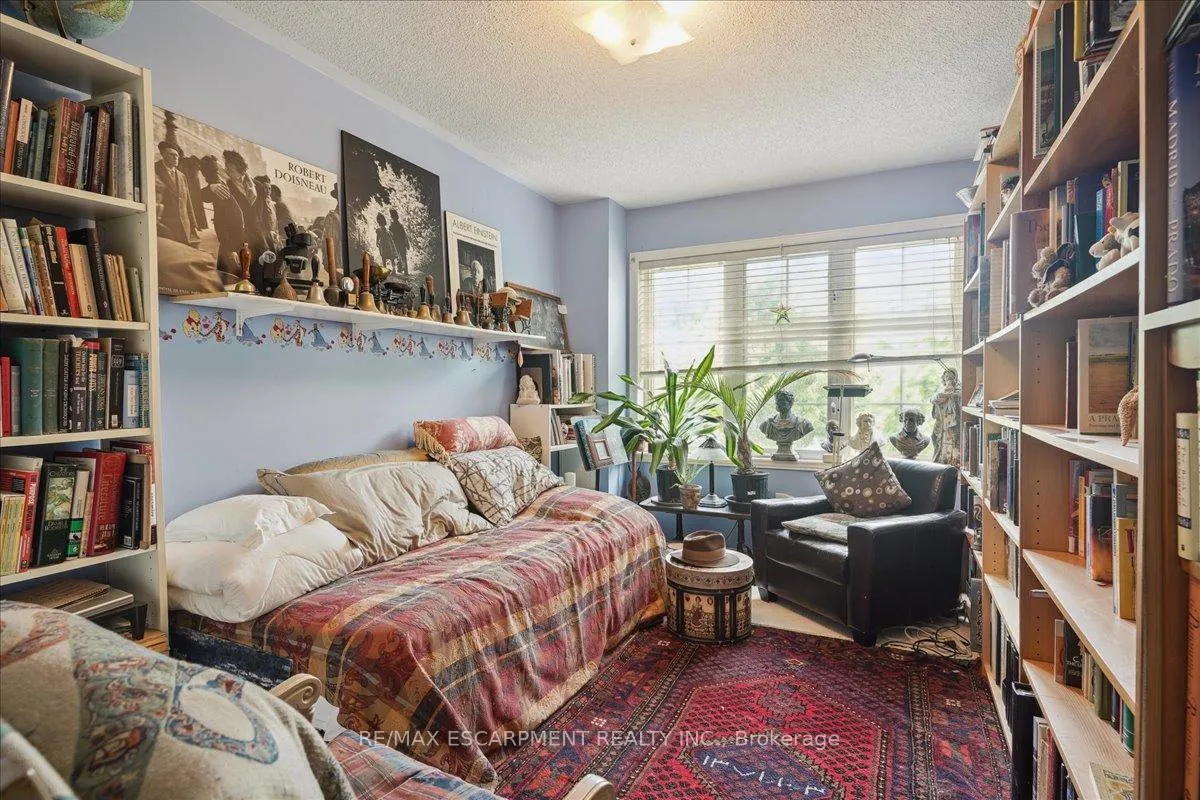 Photo 10 of 5224 Thornburn Drive, Burlington, Uptown — HOMEH