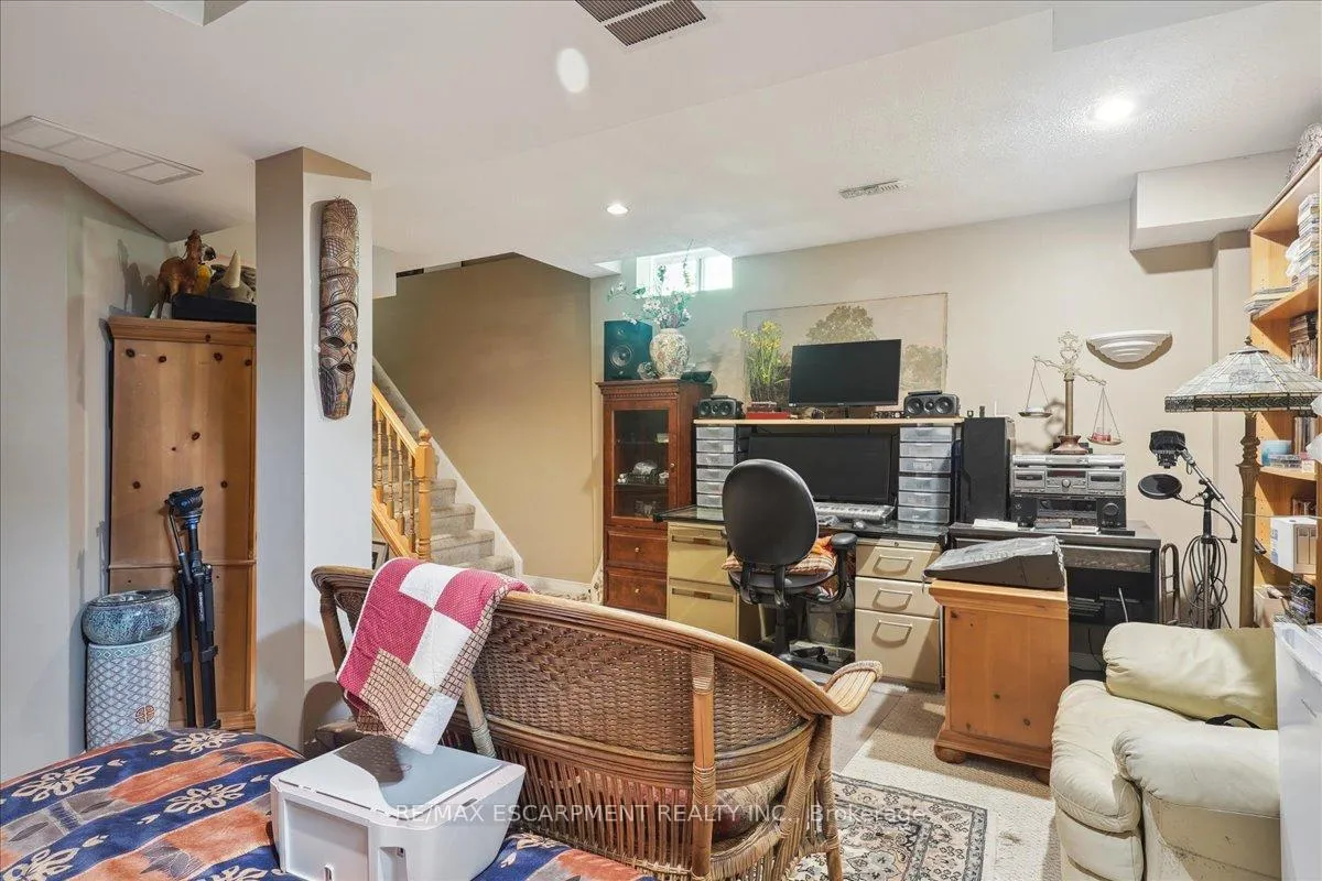 Photo 12 of 5224 Thornburn Drive, Burlington, Uptown — HOMEH