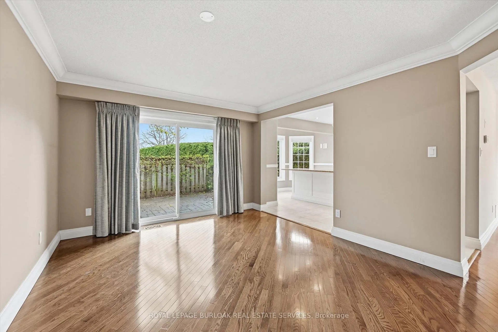 Photo 5 of Unit 44, 3333 New Street, Burlington, Roseland — HOMEH