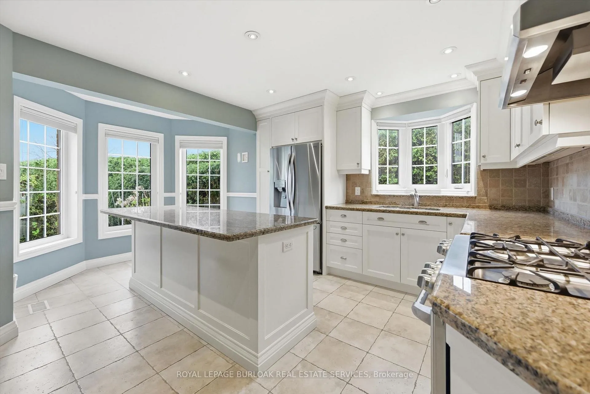 Photo 7 of Unit 44, 3333 New Street, Burlington, Roseland — HOMEH