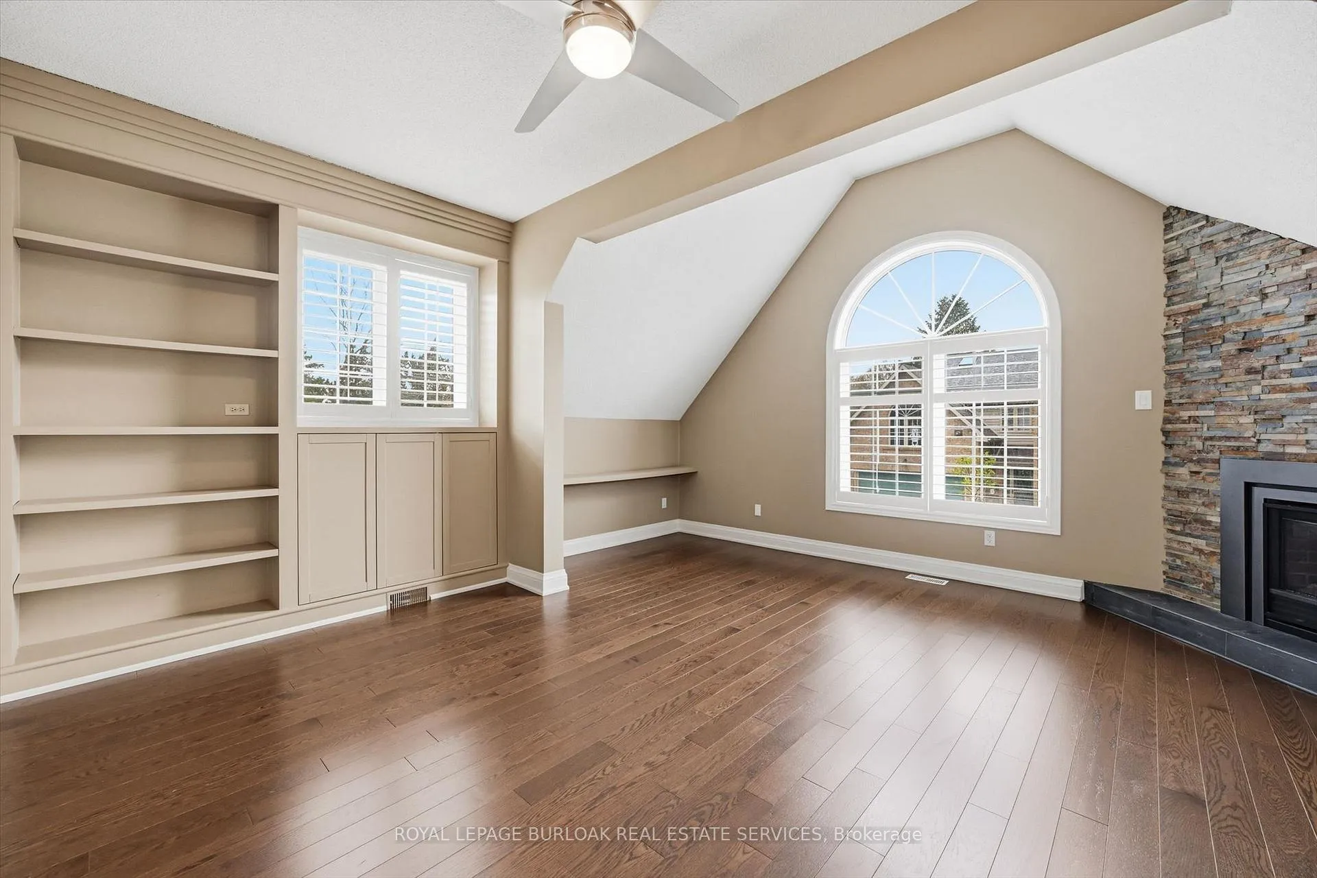 Photo 15 of Unit 44, 3333 New Street, Burlington, Roseland — HOMEH