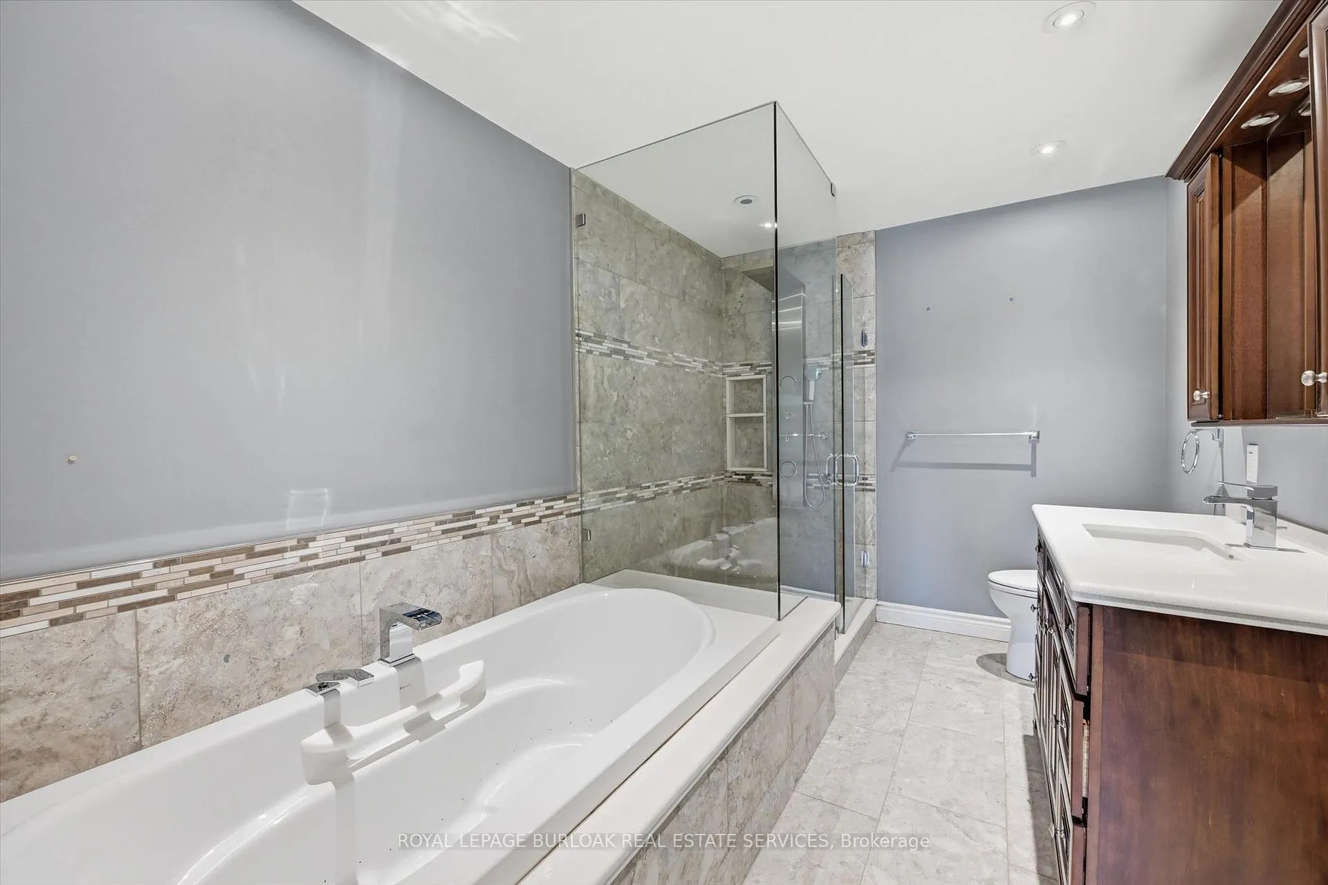 Photo 19 of Unit 44, 3333 New Street, Burlington, Roseland — HOMEH