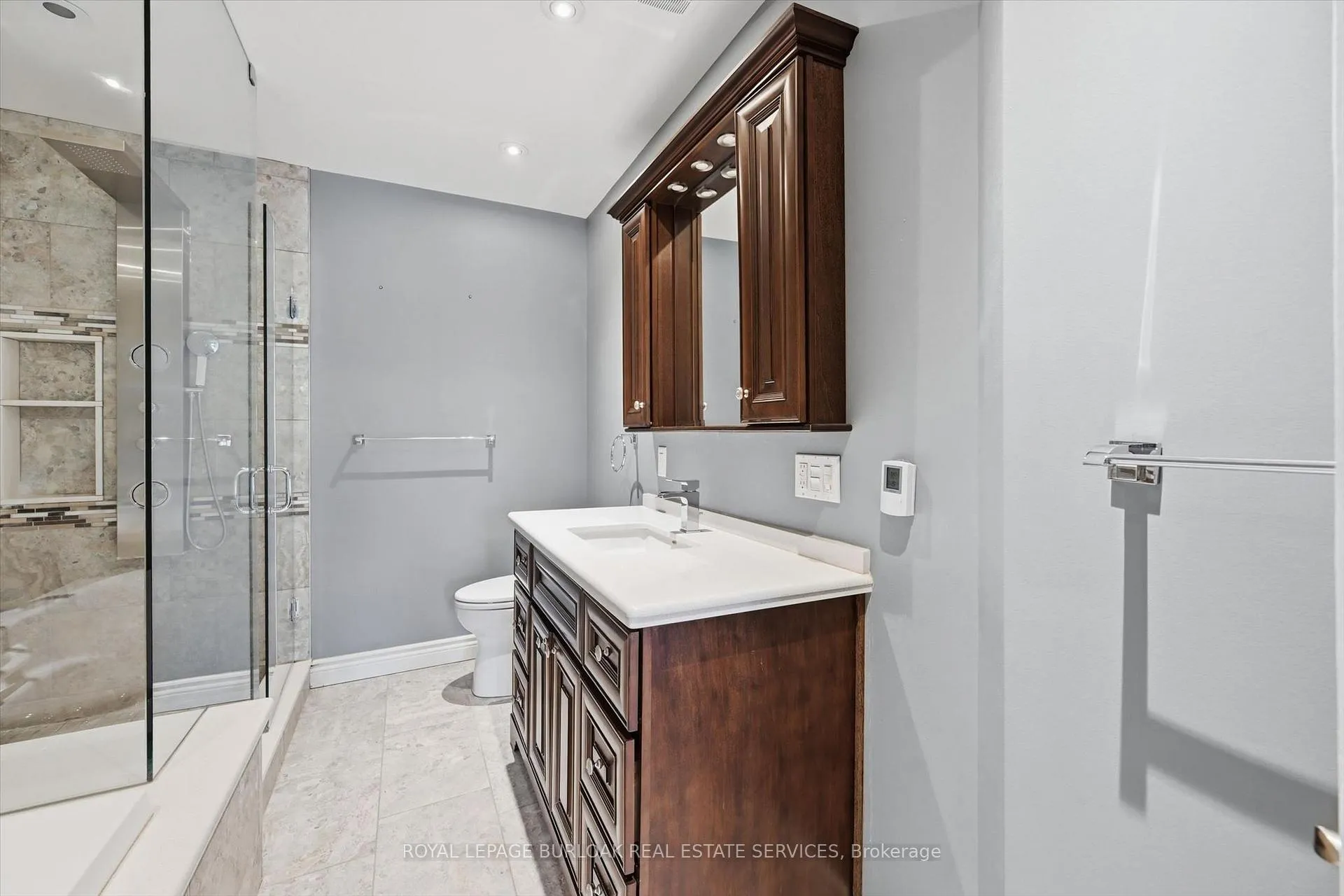 Photo 20 of Unit 44, 3333 New Street, Burlington, Roseland — HOMEH