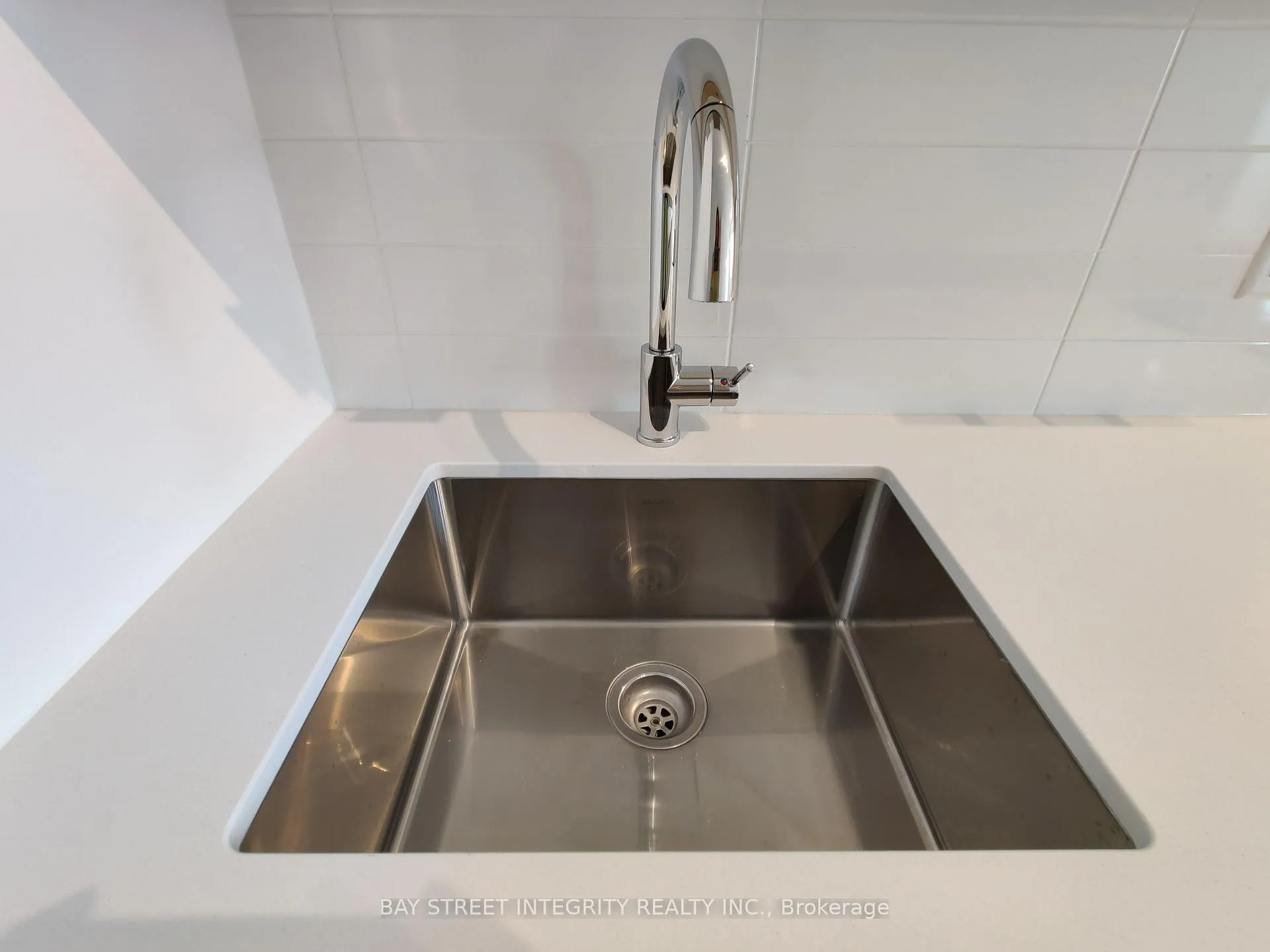 Photo 6 of Unit 2008, 36 Elm Drive W, Mississauga, City Centre — HOMEH