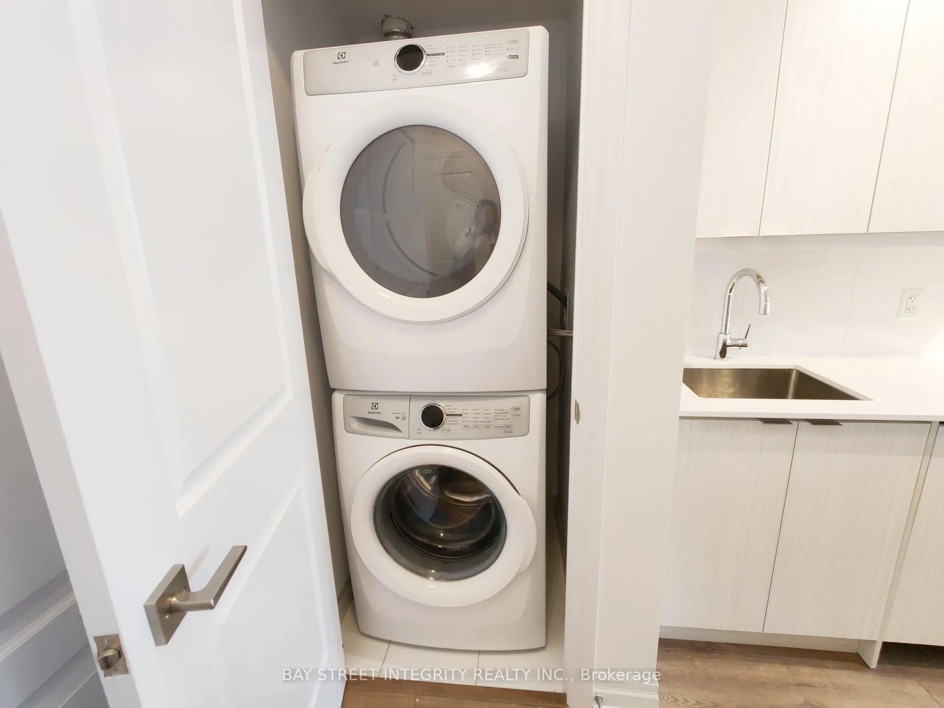 Photo 13 of Unit 2008, 36 Elm Drive W, Mississauga, City Centre — HOMEH